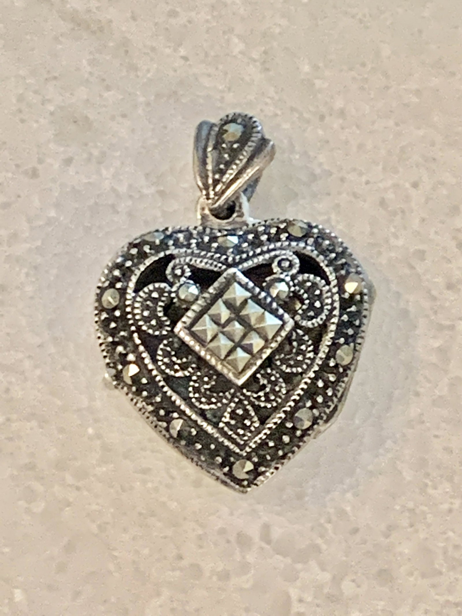 ANTIQUE STERLING SILVER HEART RHINESTONES PENDANT (1 of 7)