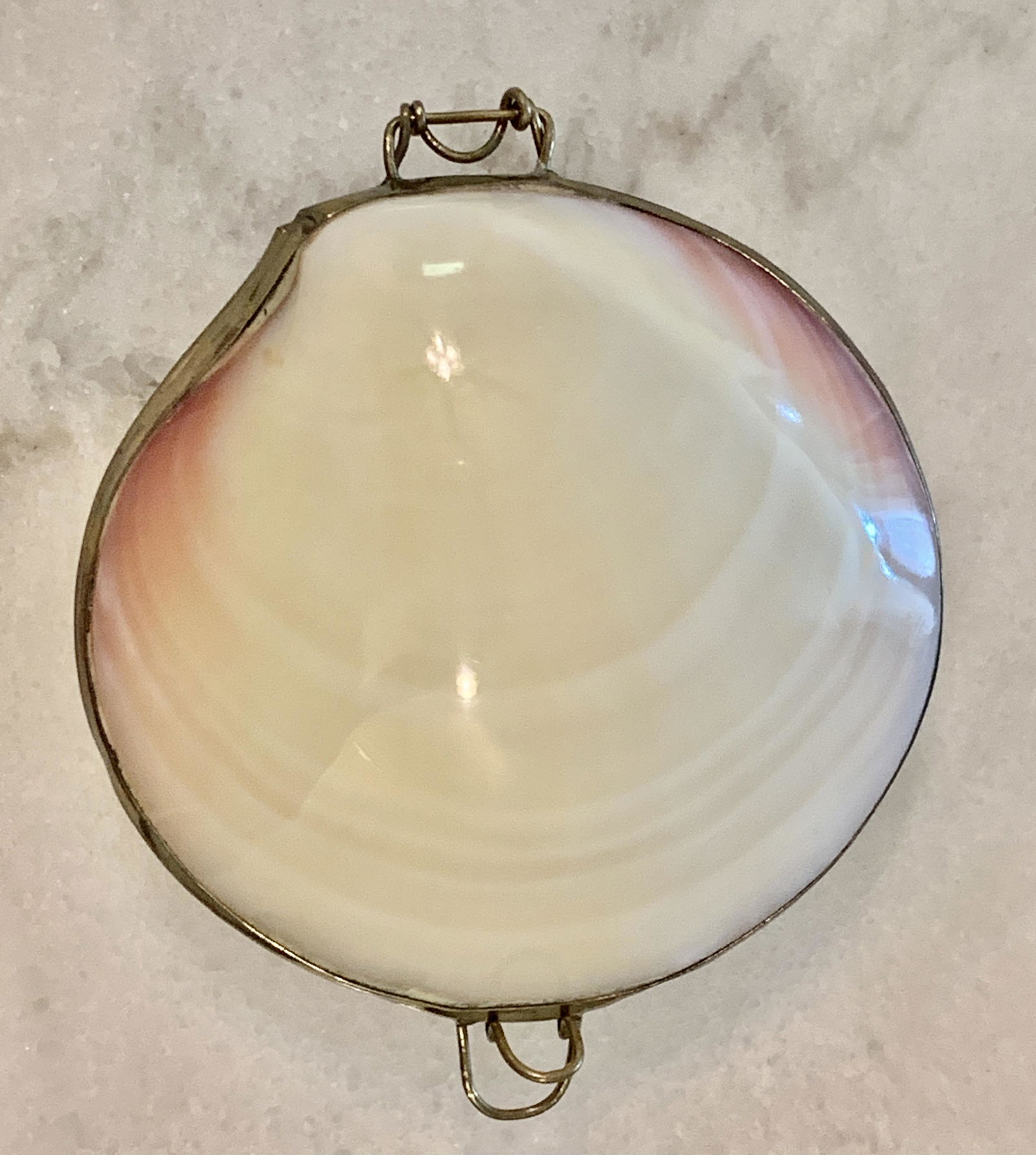 VICTORIAN SEA SHELL COMPACT (1 of 6)
