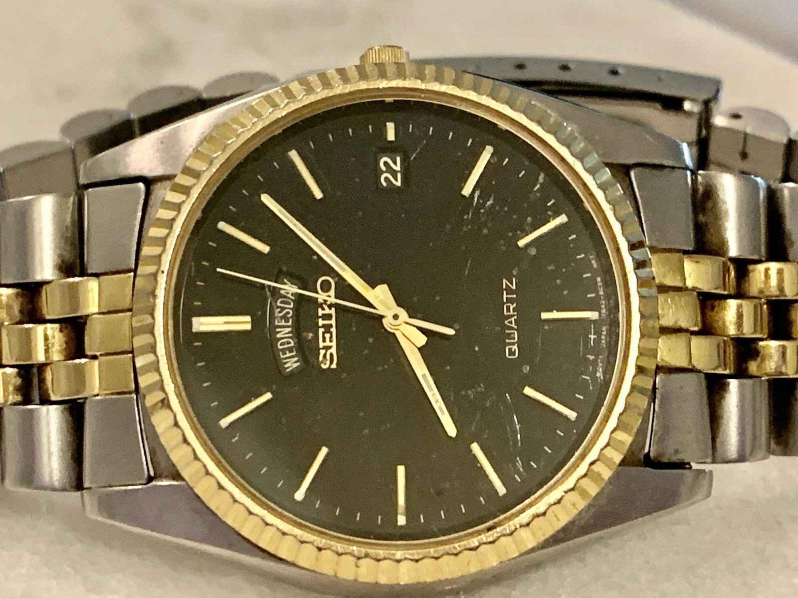 SEIKO DAY DATE MENS 2 TONE WATCH (1 of 7)