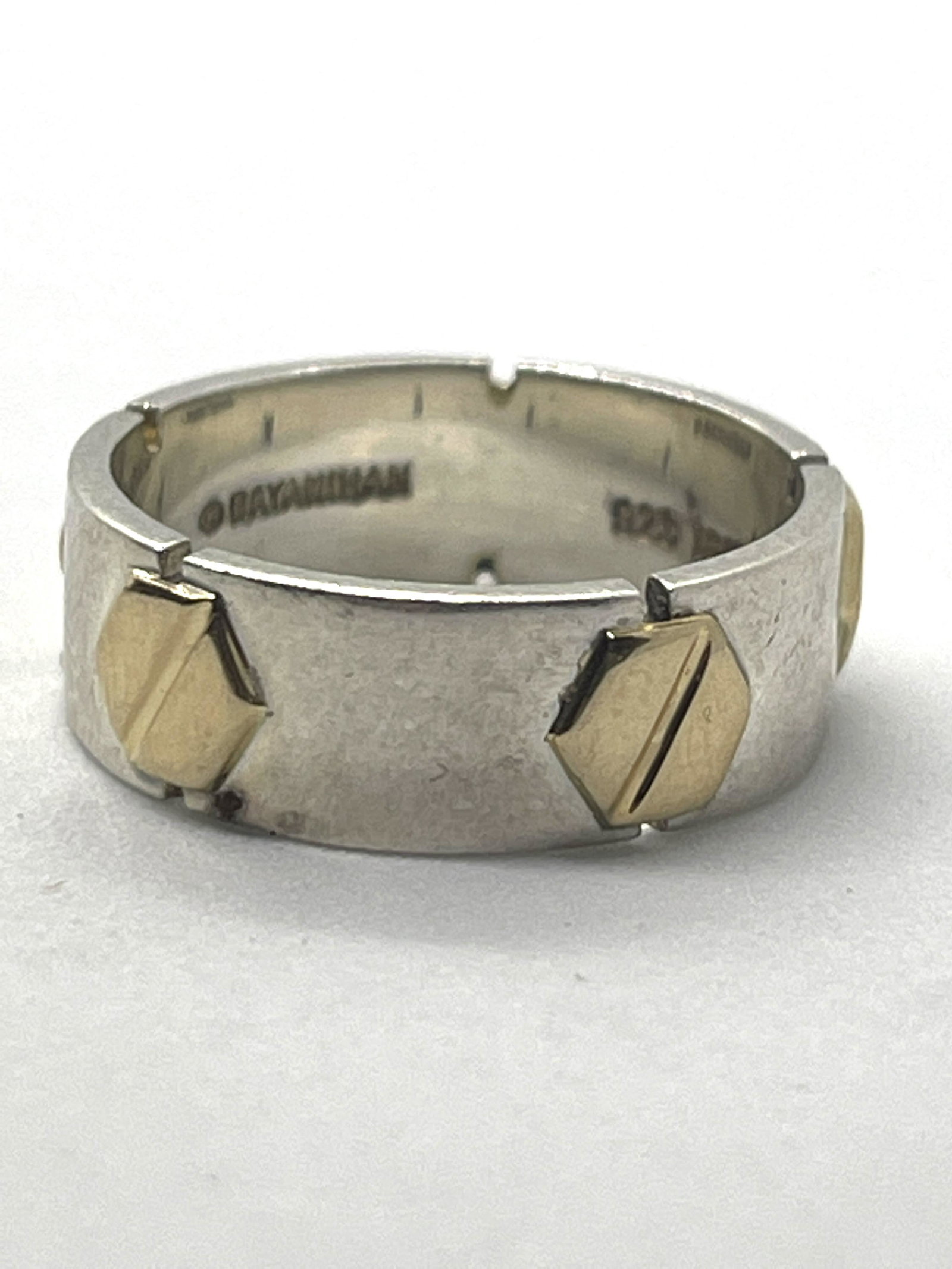 HOMAGE TO CARTIER 18K & STERLING BAND SZ 7: HOMAGE TO CARTIER 18K & STERLING BAND SZ 7. IN MINT OVERALL SHAPE AND CONDITION. HAS A GREAT LOOK TO IT WITH AN EXCELLENT OVERALL EYE APPEAL. PLEASE VIEW ALL DETAILED PICTURES. A GREAT FIND AND AN EXC