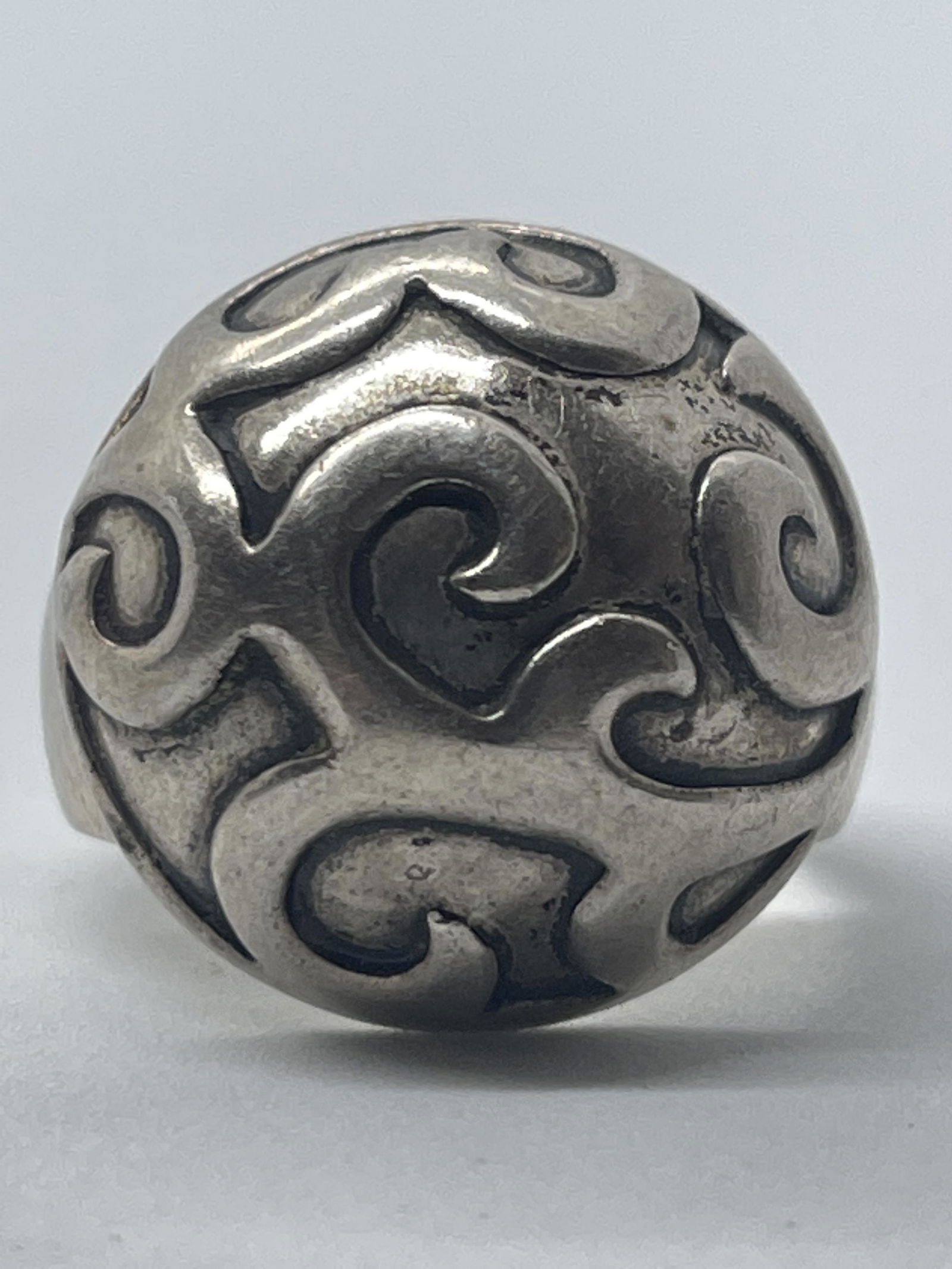 VINTAGE STERLING SILVER DOME RING SZ 9 (1 of 3)