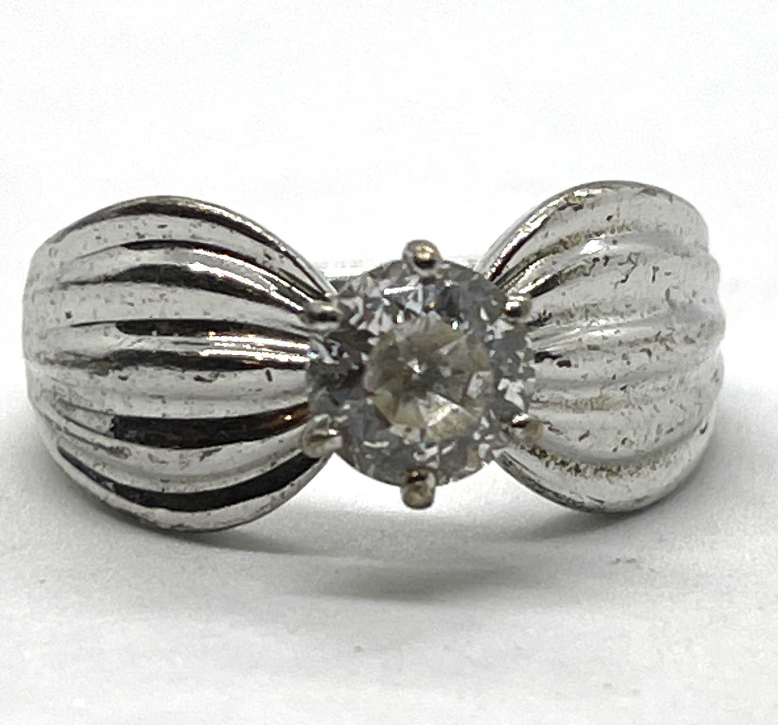 STERLING SILVER WEDDING RING SZ 9 (1 of 2)