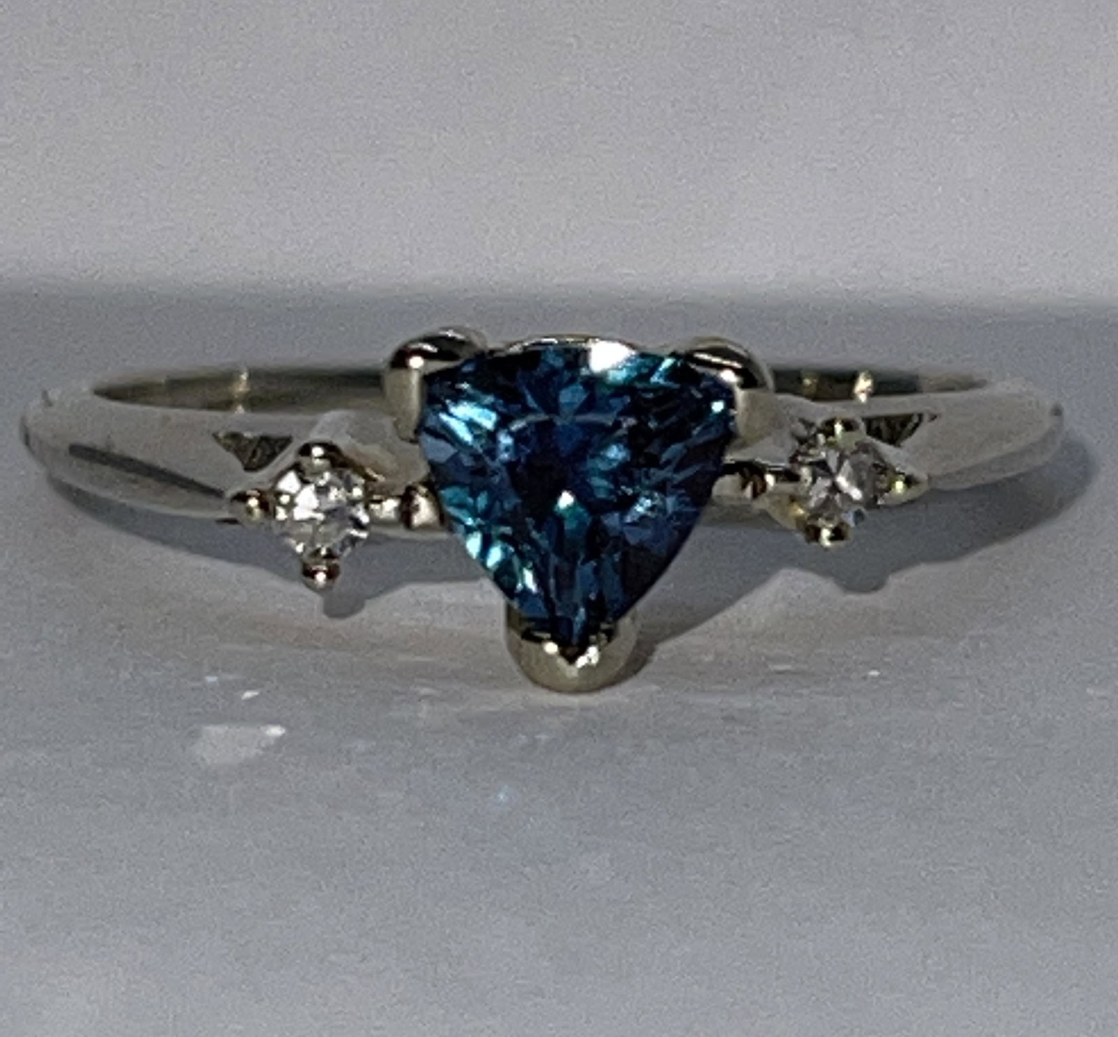 14K GOLD TRILLION CUT ALEXANDRITE & DIAMONDS RING SZ 6 (1 of 3)