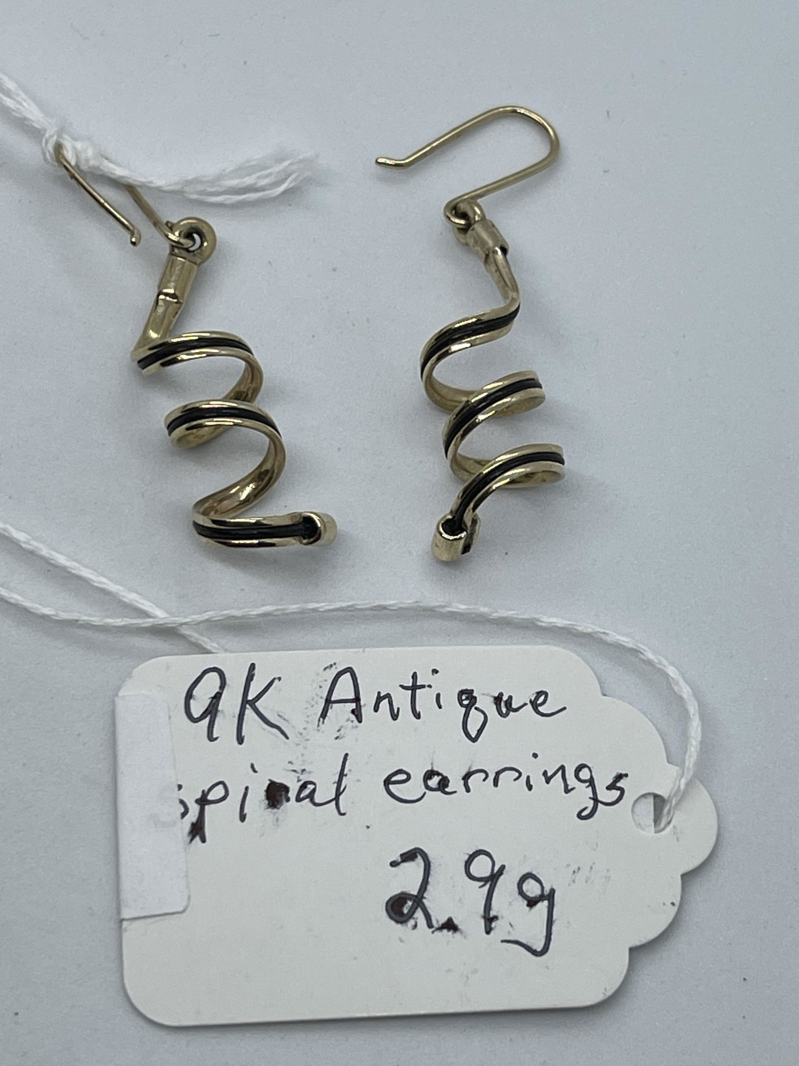 VICTORIAN 9K GOLD SPIRAL COCKTAIL EARRINGS 1 INCH DROP (1 of 3)