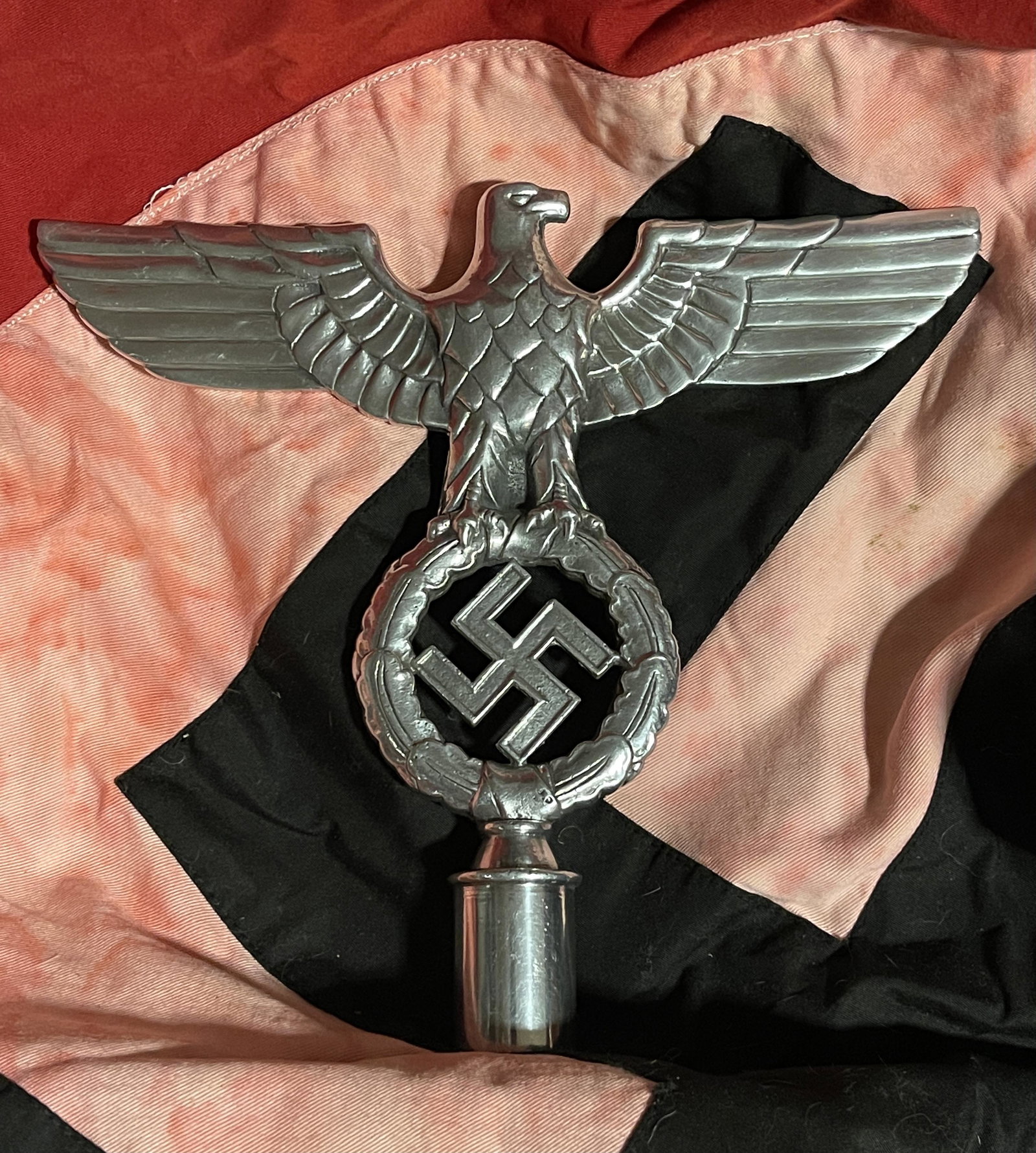 RARE WW2 GERMAN NAZI EAGLE FLAG POLE POST: RARE WW2 GERMAN NAZI EAGLE FLAG POLE POST. IN MINT OVERALL SHAPE AND CONDITION. HAS A GREAT LOOK TO IT WITH AN EXCELLENT OVERALL EYE APPEAL. APPEARS TO BE WELL USED. A RARE FIND AND AN EXCELLENT ADDIT