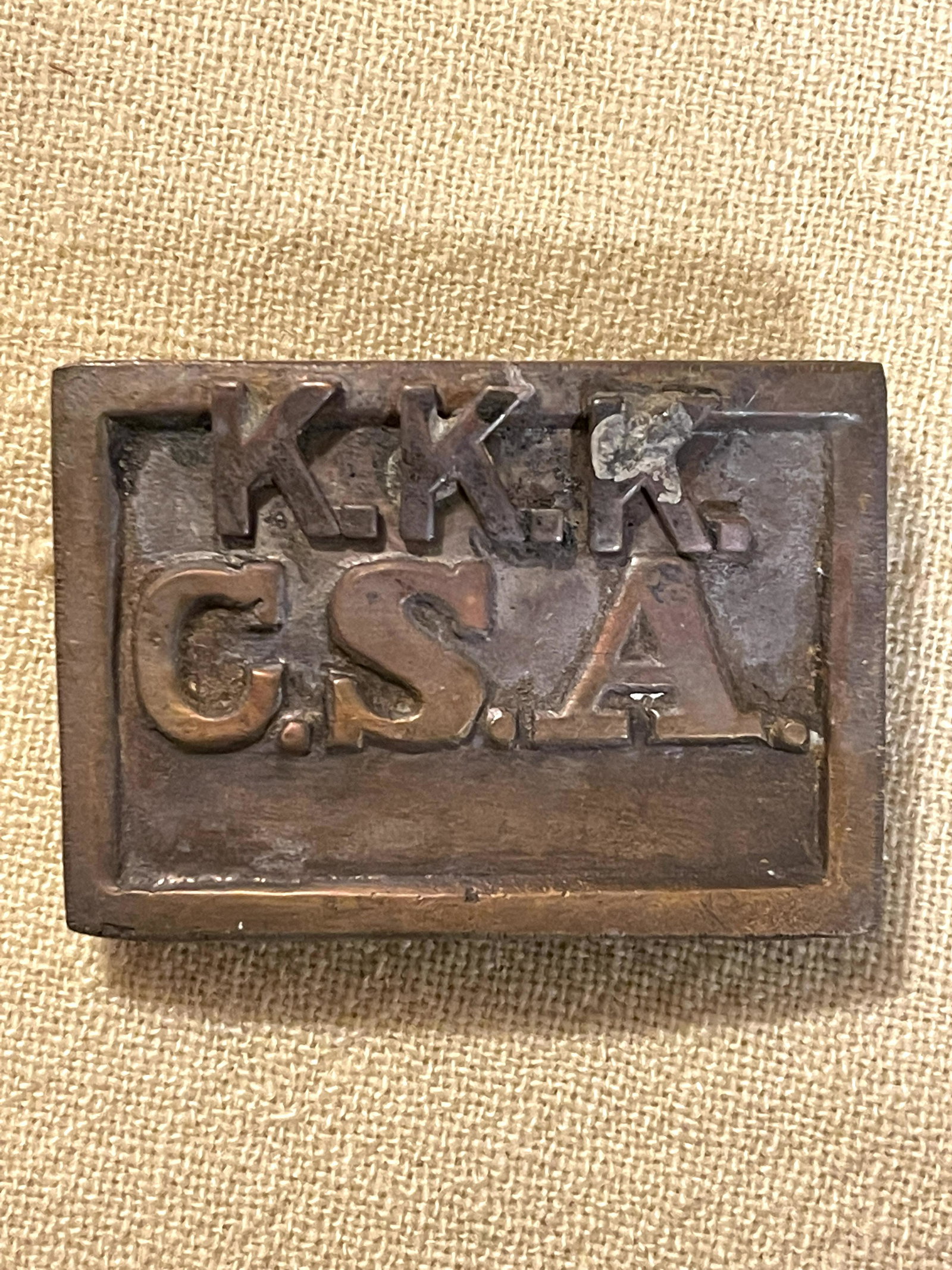 RARE CIVIL WAR CONFEDERATE KKK KLAN'S CSA BELT BUCKLE: RARE CIVIL WAR CONFEDERATE KKK KLAN'S CSA BELT BUCKLE. IN MINT OVERALL SHAPE AND CONDITION. HAS A GREAT LOOK TO IT WITH AN EXCELLENT OVERALL EYE APPEAL. PLEASE VIEW ALL DETAILED PICTURES. A GREAT FIND