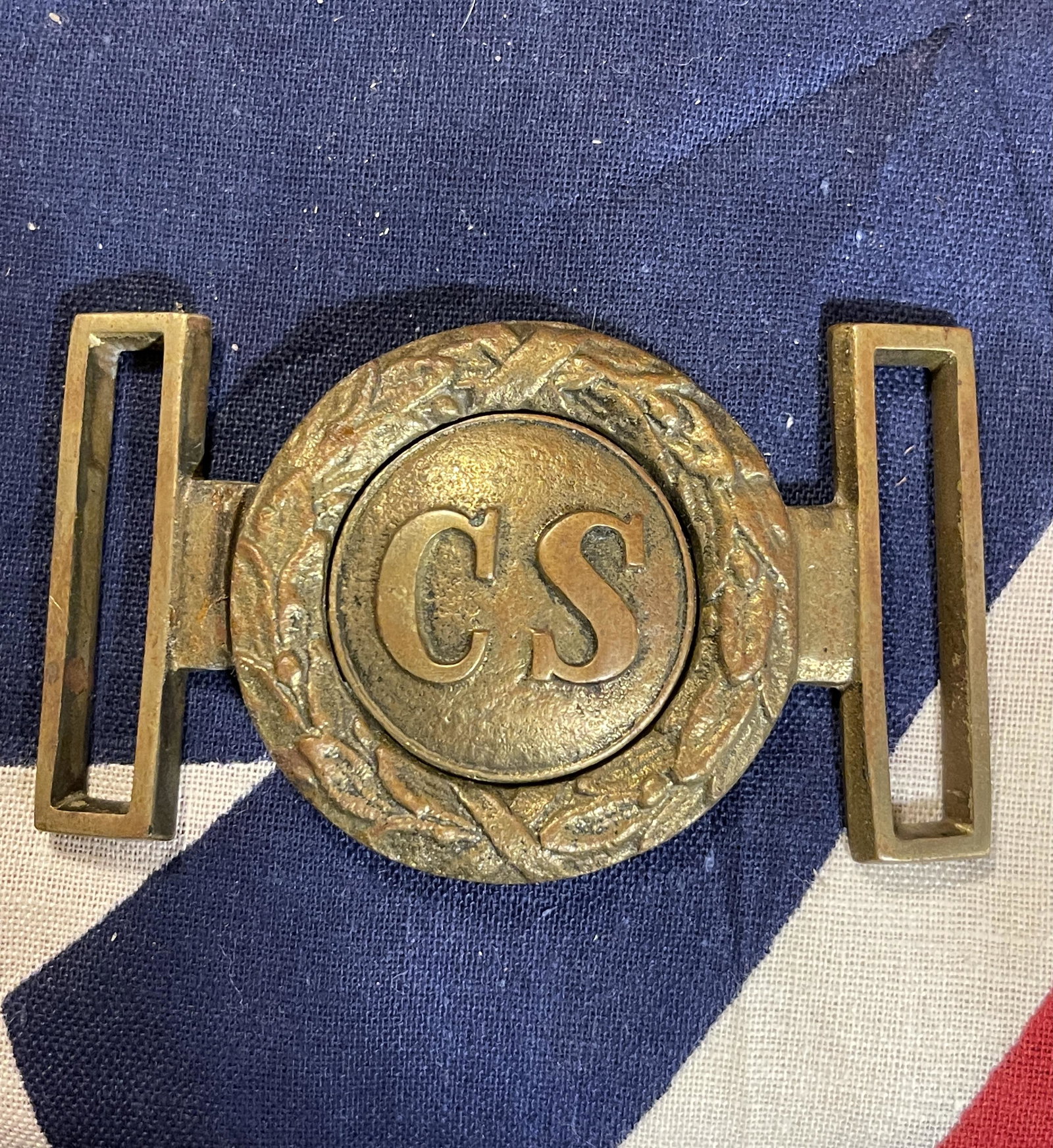 RARE CIVIL WAR CONFEDRATE C.S. BELT BUCKLE: RARE CIVIL WAR CONFEDRATE C.S. BELT BUCKLE. IN MINT OVERALL SHAPE AND CONDITION. A GREAT FIND AND AN EXCELLENT ADDITION TO YOUR COLLECTION.