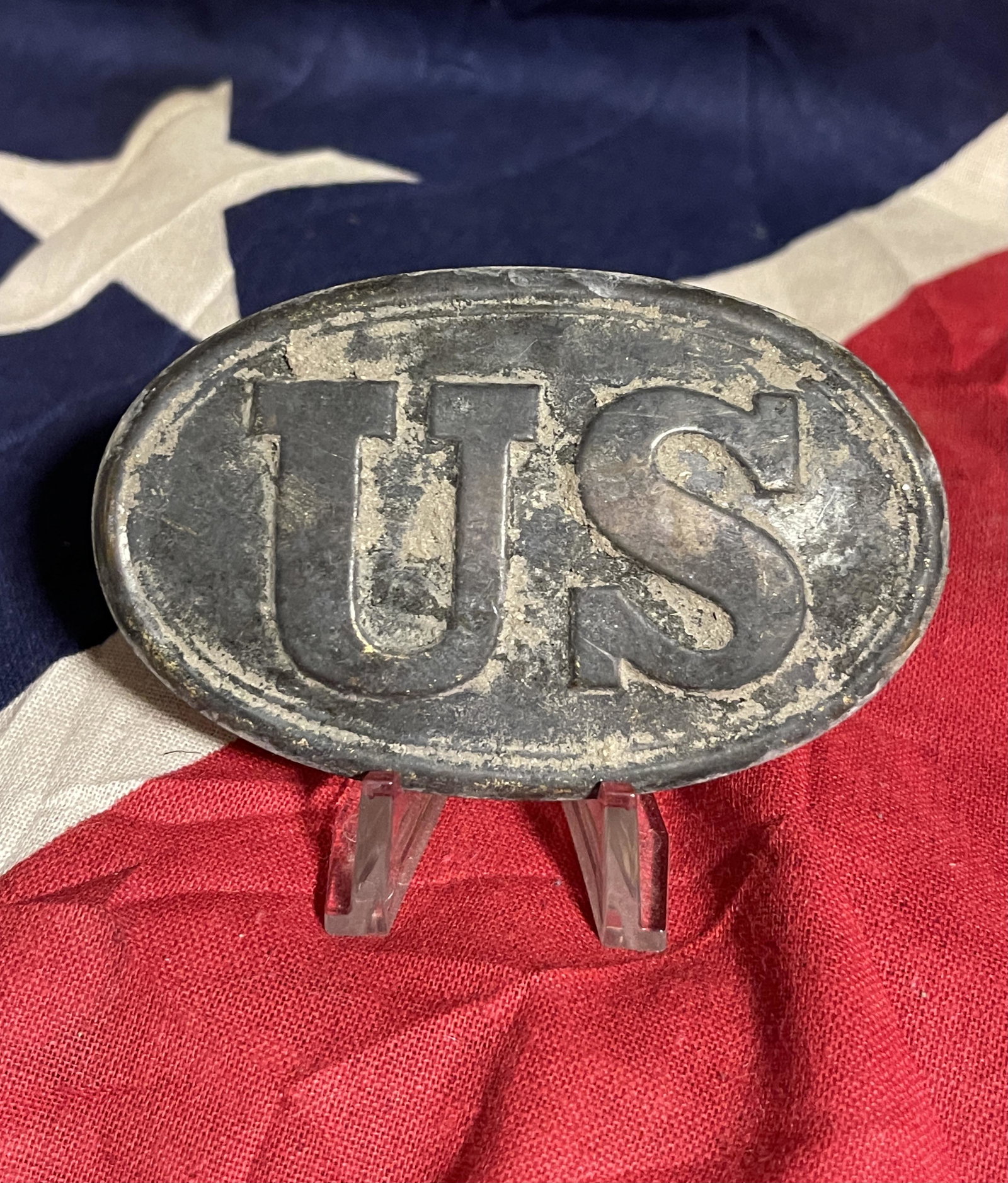 DUG CIVIL WAR U.S. BELT BUCKLE WITH PROVENANCE: DUG CIVIL WAR U.S. BELT BUCKLE WITH PROVENANCE. IN MINT OVERALL SHAPE AND CONDITION. HAS A GREAT LOOK TO IT WITH AN EXCELLENT OVERALL EYE APPEAL. PLEASE VIEW ALL DETAILED PICTURES. A GREAT FIND AND AN