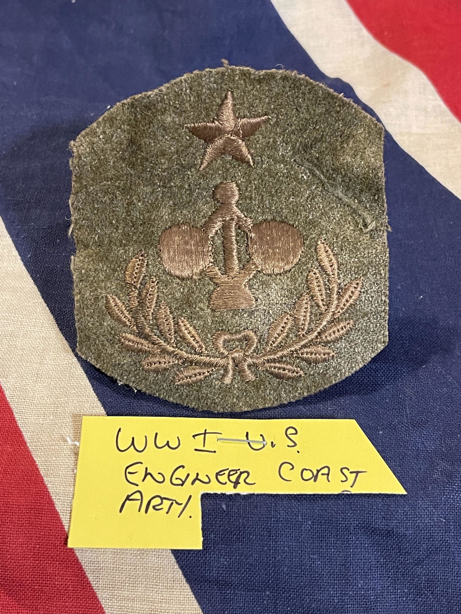 SCARCE WW1 U.S. ENGINEER CORPS SLEEVE INSIGNIA: SCARCE WW1 U.S. ENGINEER CORPS SLEEVE INSIGNIA. IN MINT OVERALL SHAPE AND CONDITION. A GREAT FIND AND AN EXCELLENT ADDITION TO YOUR COLLECTION.