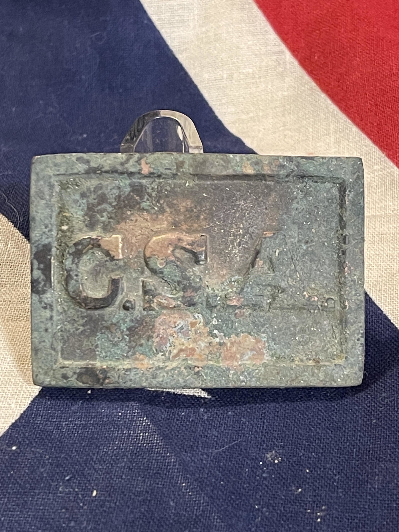 DUG CIVIL WAR C.S.A. CONFEDERATE BELT BUCKLE: DUG CIVIL WAR C.S.A. CONFEDERATE BELT BUCKLE. ORIGINS - UNIKNOWN. HAS A NEAT LOOK TO IT WITH A GREAT PATINA THROUGHOUT. APPEARS TO BE DUG - PLEASE VIEW PICTURES.