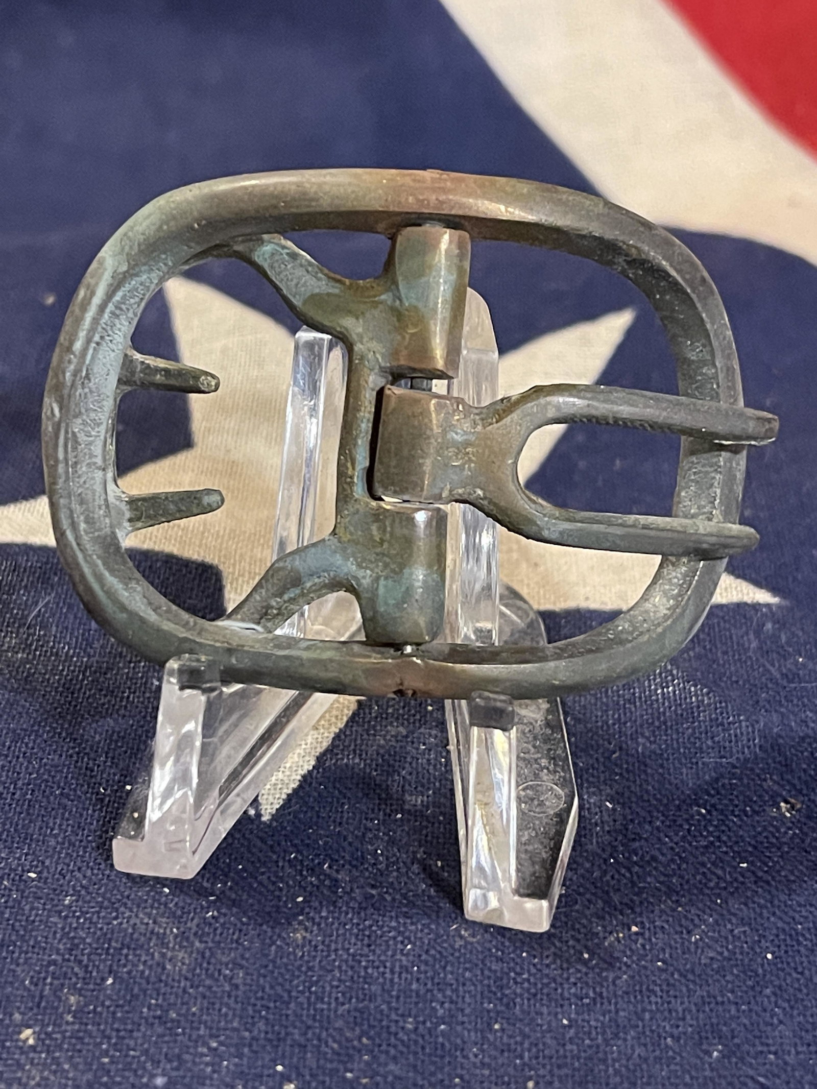 DUG REVOLUTIONARY WAR BELT BUCKLE: DUG REVOLUTIONARY WAR BELT BUCKLE. A RARE FIND. IN MINT OVERALL SHAPE AND CONDITION. A GREAT FIND AND AN EXCELLENT ADDITION TO YOUR COLLECTION.