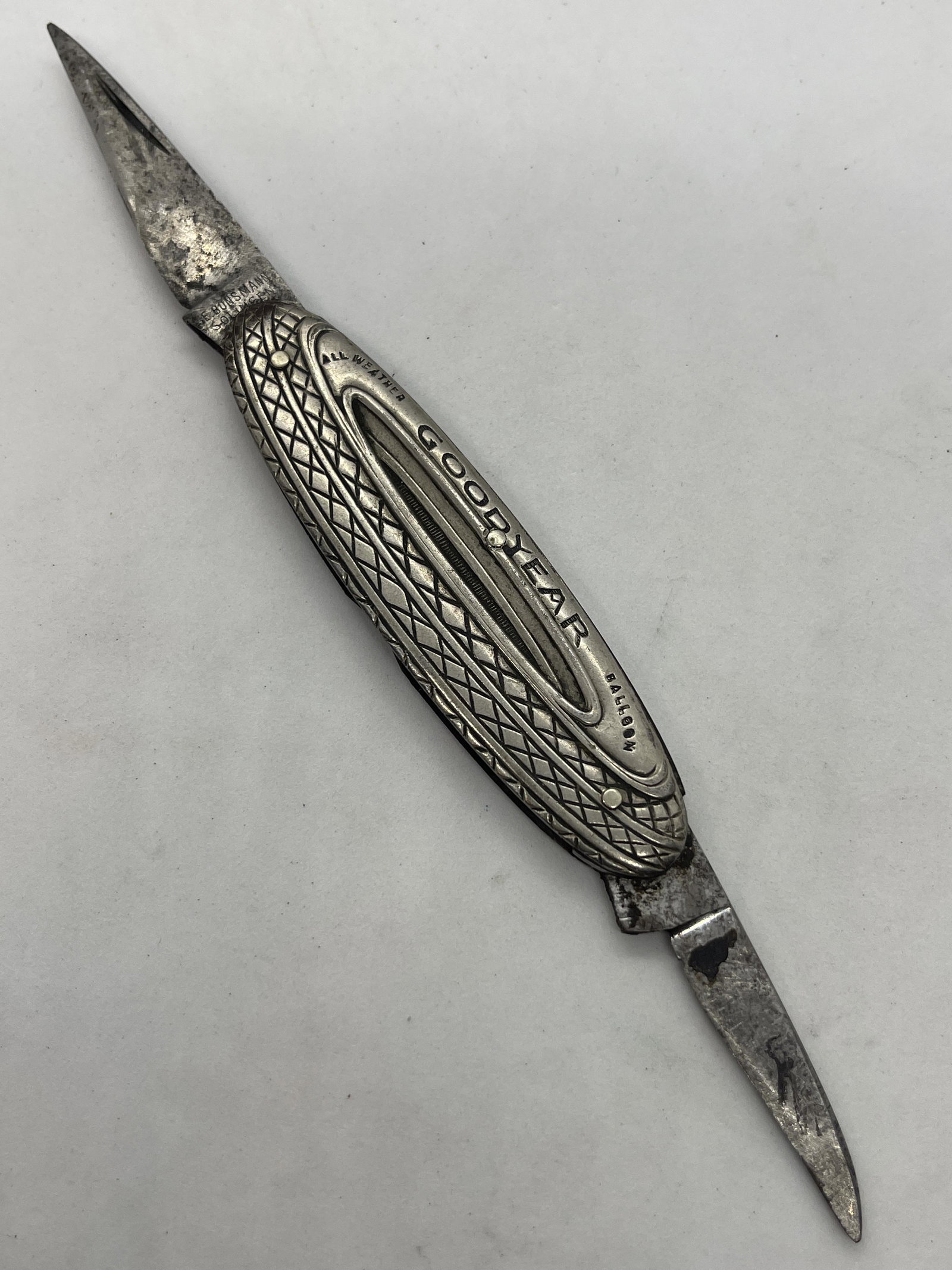 E BONSMANN GOODYEAR TIRE 2 BLADE POCKET KNIFE (1 of 4)