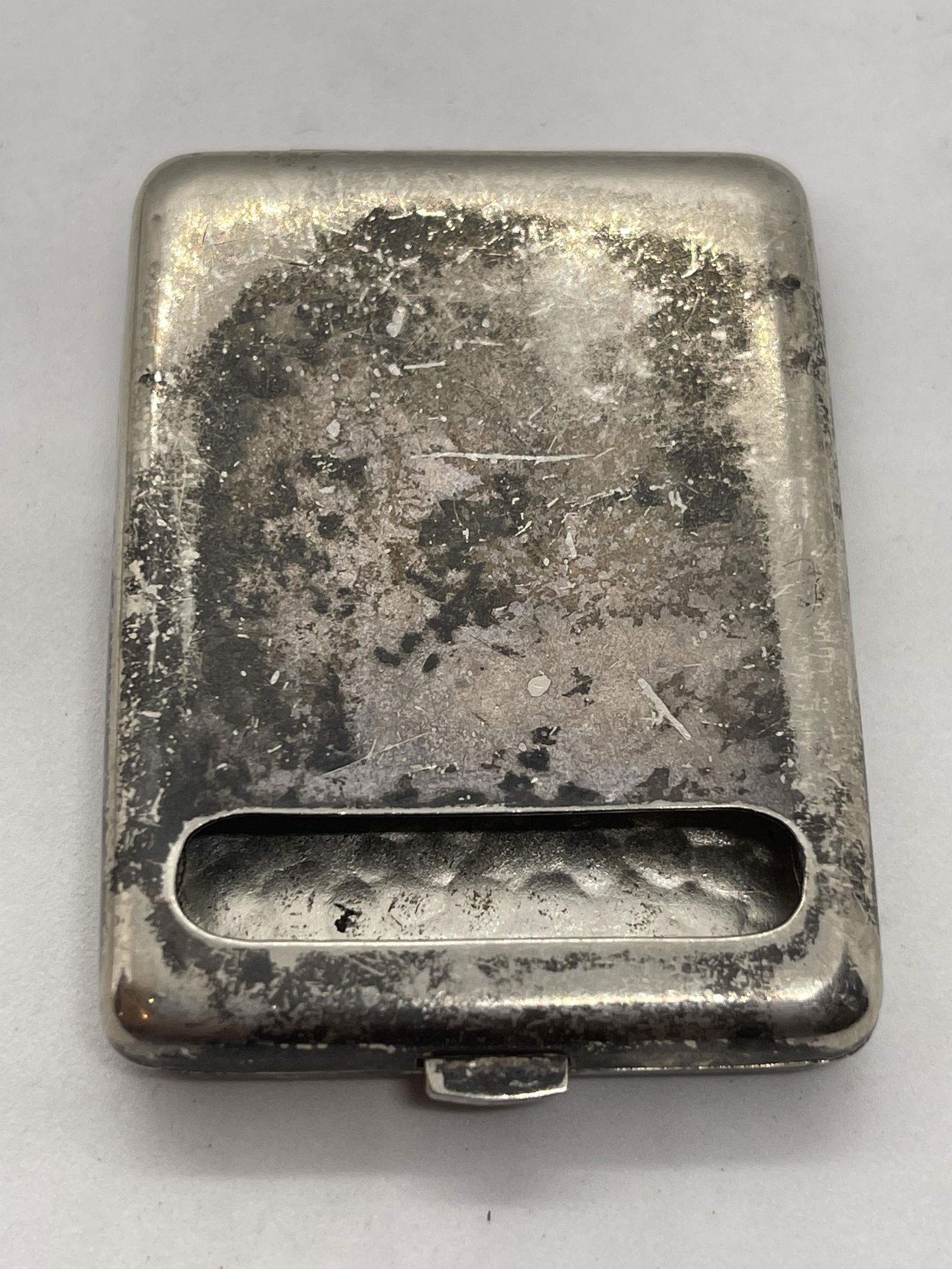 ANTIQUE STERLING SILVER POCKET CASE: ANTIQUE STERLING SILVER POCKET CASE. IN MINT OVERALL SHAPE AND CONDITION. A GREAT FIND AND AN EXCELLENT ADDITION TO YOUR COLLECTION.