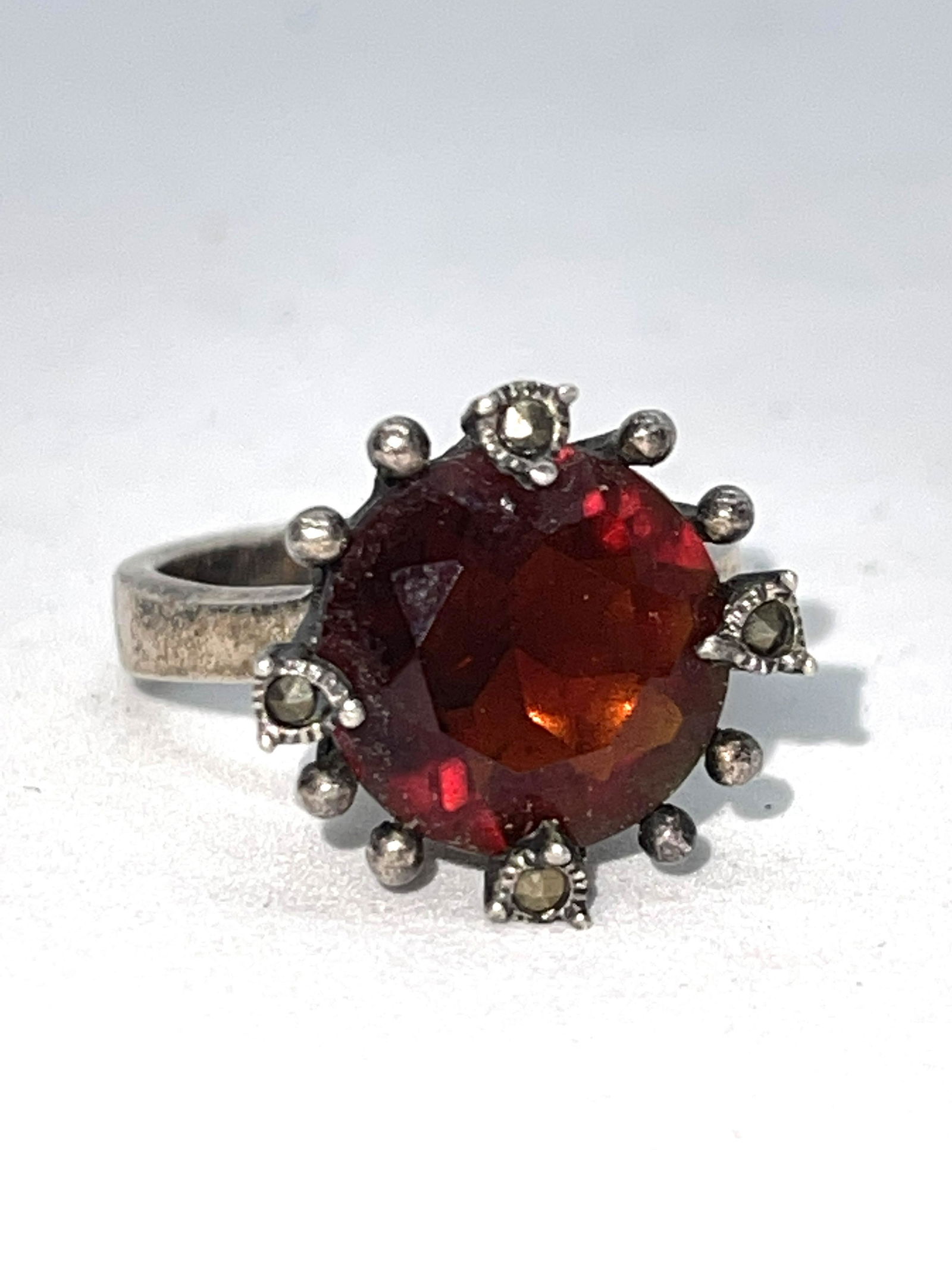3 CT RED STONE STERLING SILVER ANTIQUE RING SZ 7 (1 of 2)