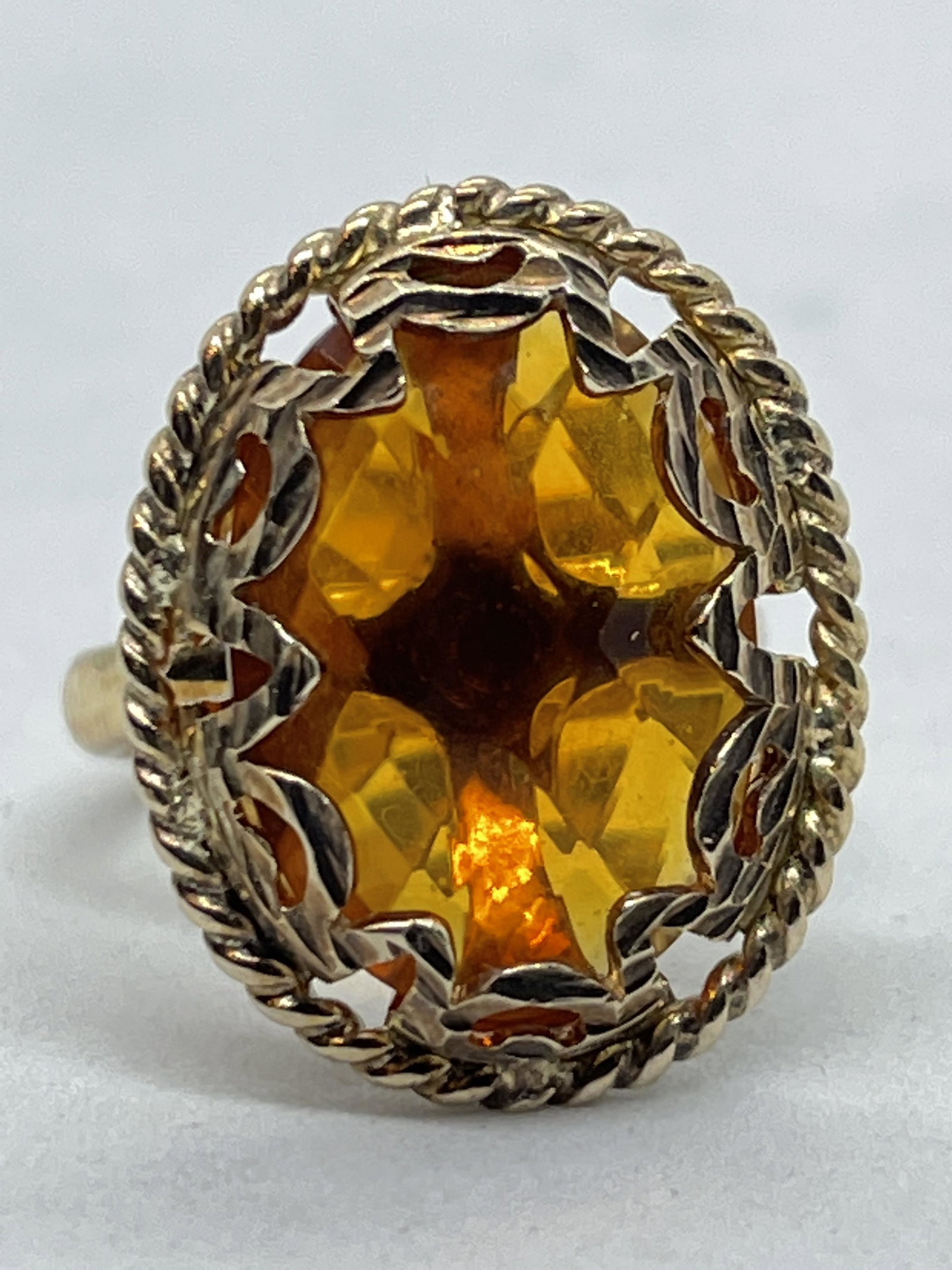 STERLING SILVER GOLD TONE 5 CT CITRINE COCKTAIL RING SZ (1 of 2)