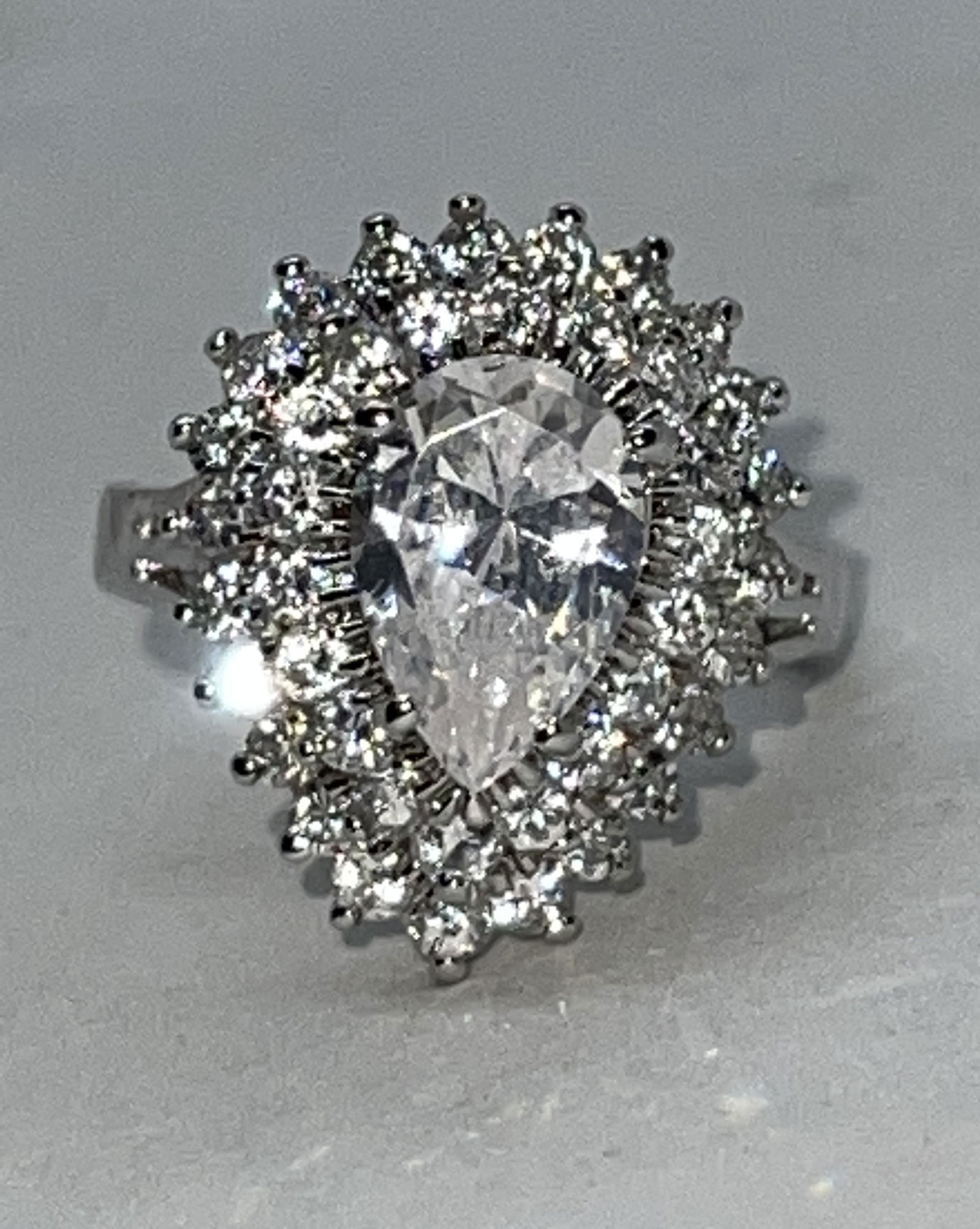 ESTATE STERLING SILVER LADIES WEDDING RING SZ 9 (1 of 2)