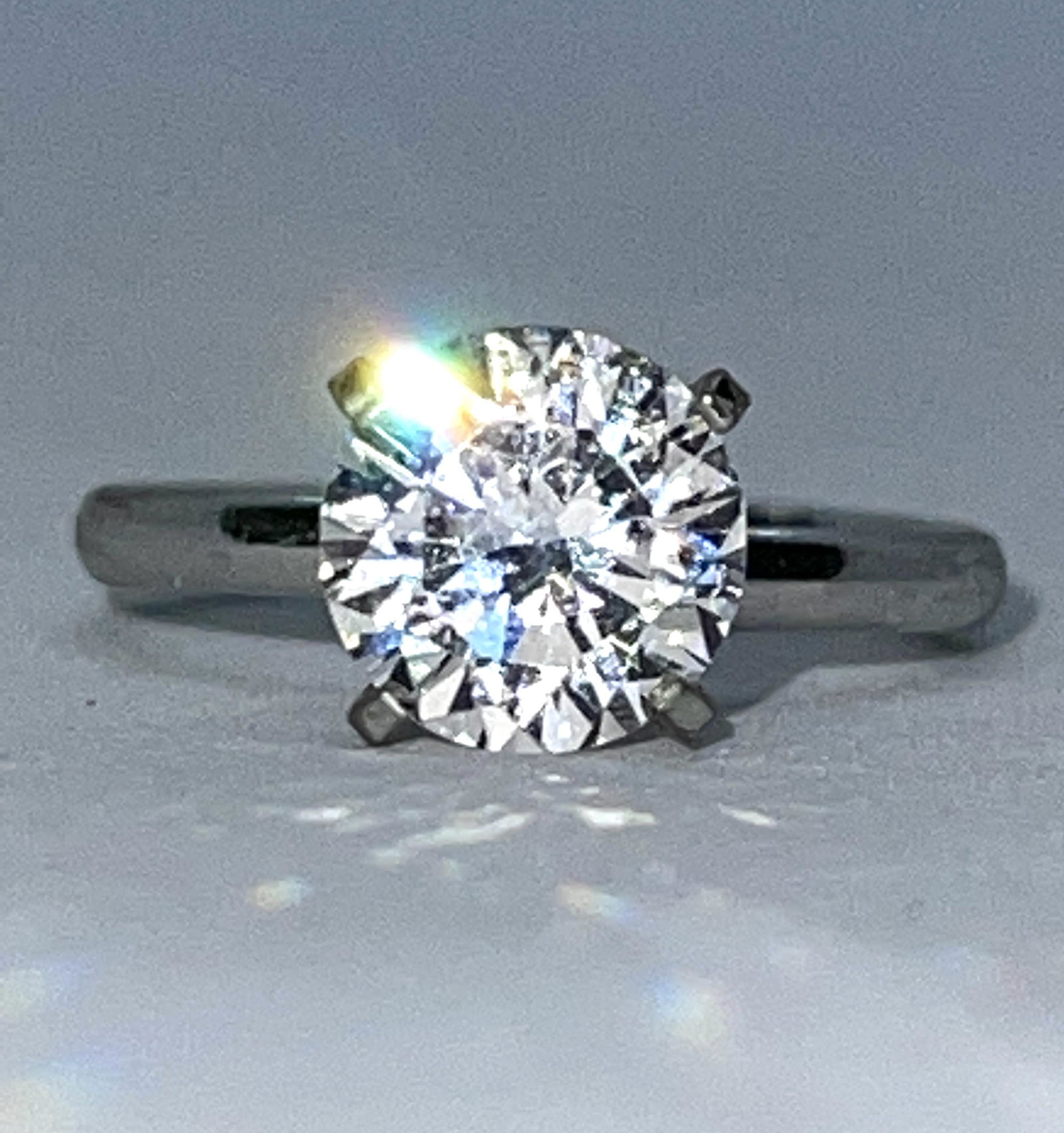 LADIES STERLING SILVER WEDDING RING SZ 6 (1 of 2)