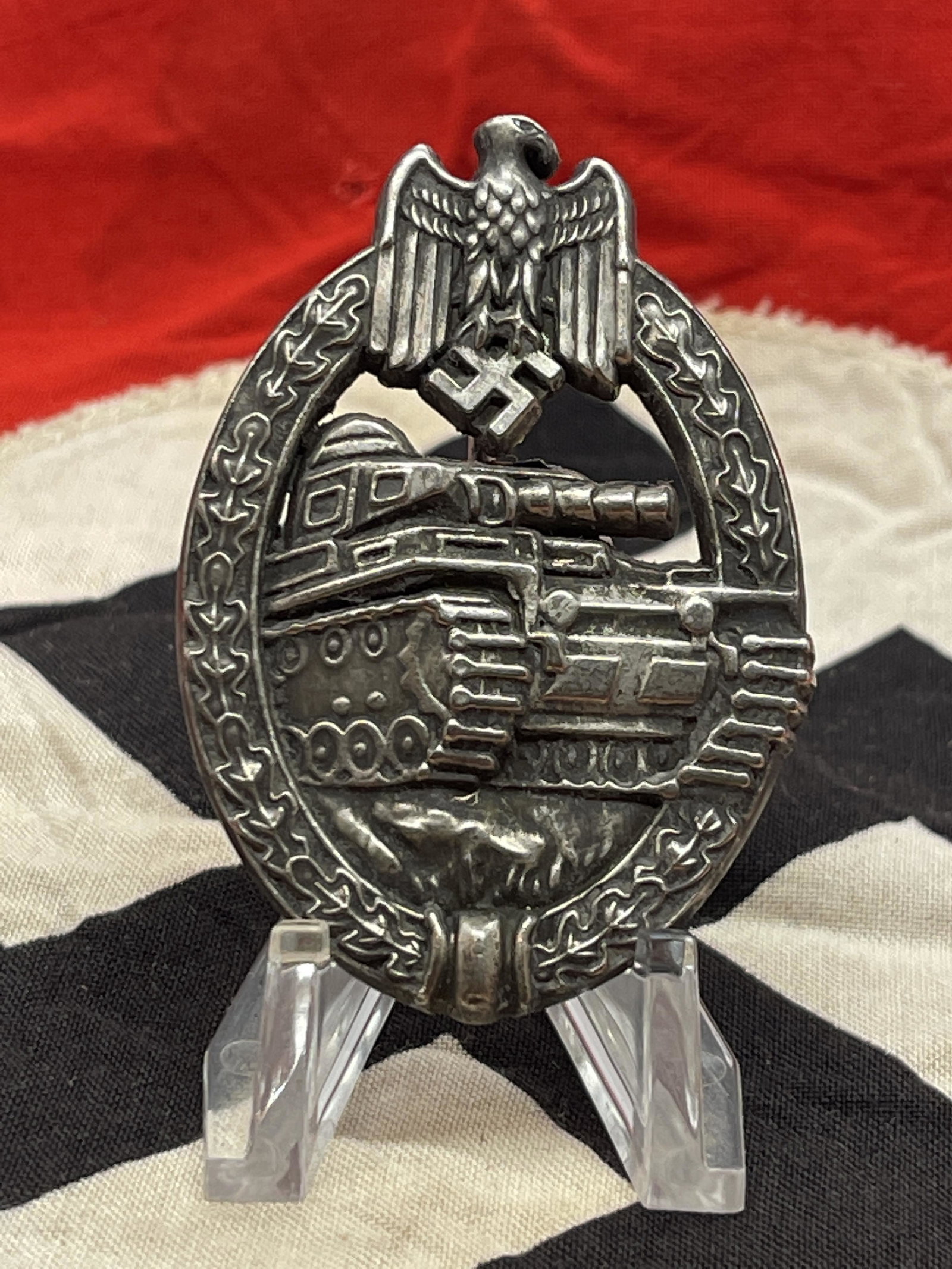 WW2 GERMAN PANZER TANK BADGE W/MAKER MARKS: WW2 GERMAN PANZER TANK BADGE W/MAKER MARKS. IN MINT OVERALL SHAPE AND CONDITION BUT IT IS MISSING THE PIN HOOK ON THE BACK. HAS A GREAT LOOK TO IT WITH AN EXCELLENT OVERALL EYE APPEAL. A GREAT FIND AN