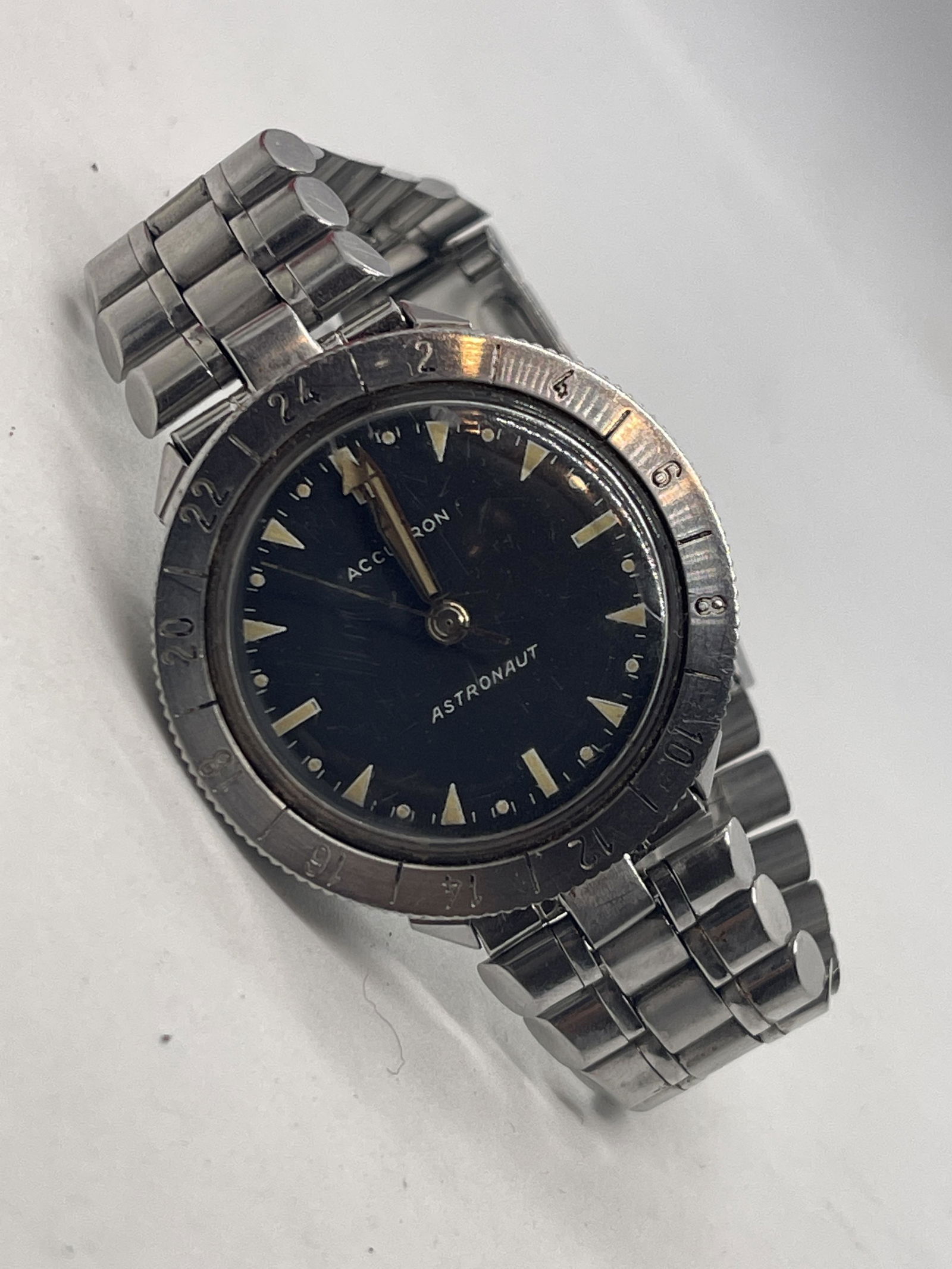 MENS ACCUTRON ASTRONAUT WRISTWATCH (1 of 6)