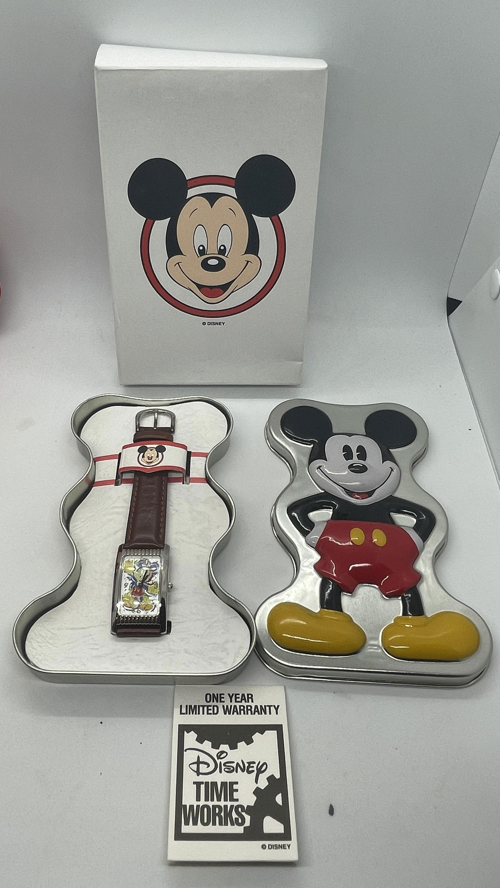 WALT DISNEY MICKEY MOUSE MENS WATCH IN ORIG. BOX (1 of 3)