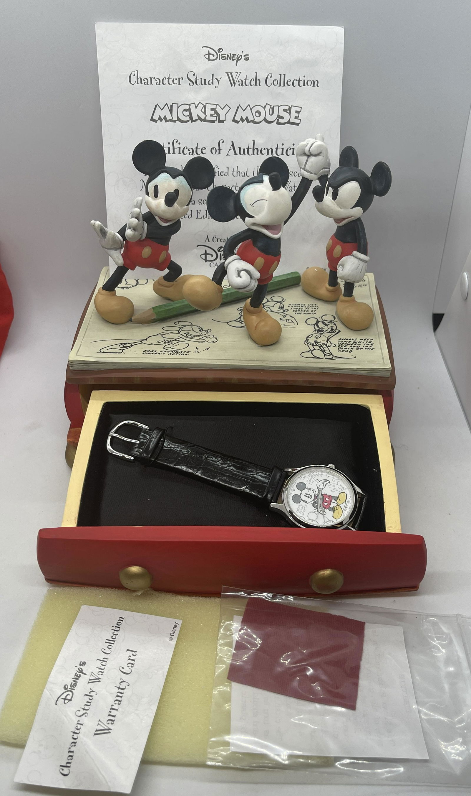 DISNEY CHARACTER STUDY WATCH COLLECTION - MICKEY MOUSE (1 of 3)