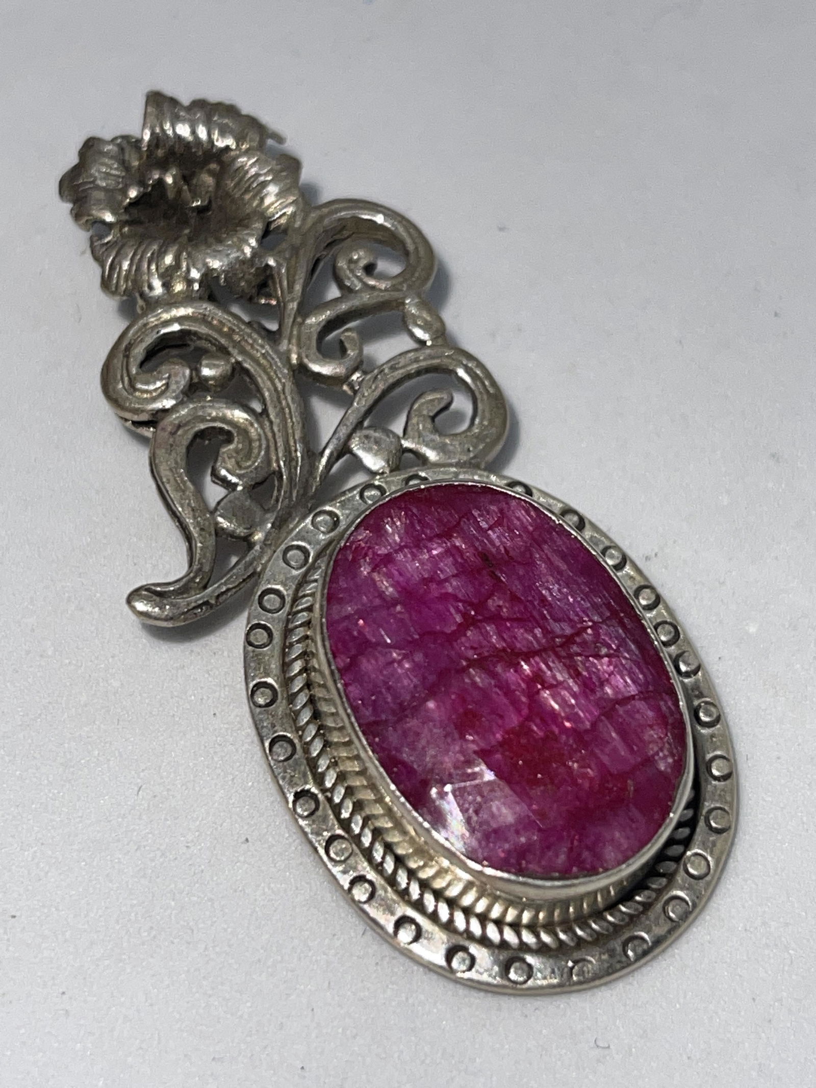 HANDMADE 8 CT CABOCHON RUBY STERLING PENDANT (1 of 2)