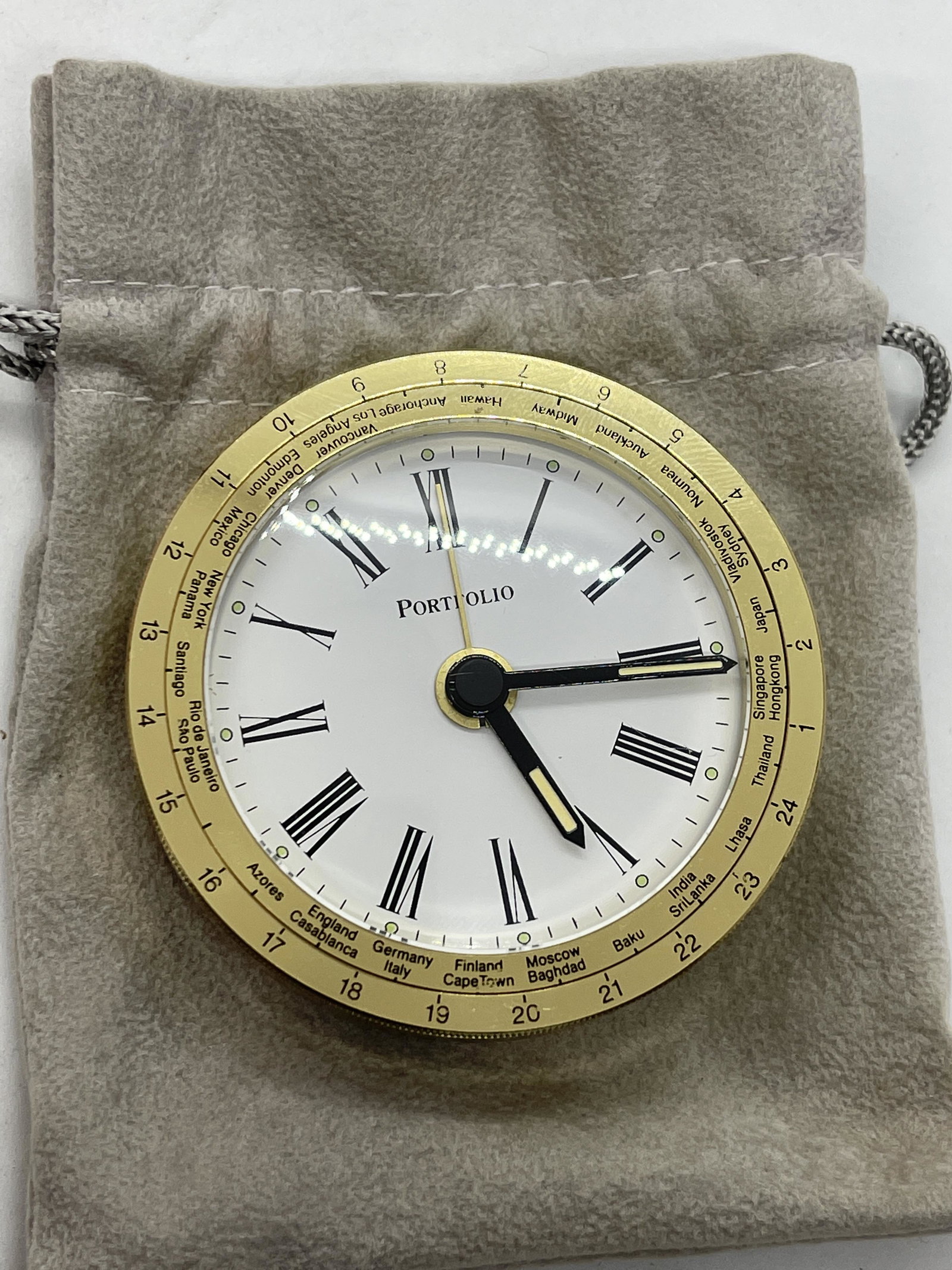 PORTFOLIO BY TIFFANY & CO. DESK CLOCK: PORTFOLIO BY TIFFANY & CO. DESK CLOCK. HAS A GREAT LOOK TO IT WITH AN EXCELLENT OVERALL EYE APPEAL. PLEASE VIEW ALL DETAILED PICTURES. A GREAT FIND AND AN EXCELLENT ADDITION TO YOUR COLLECTION.