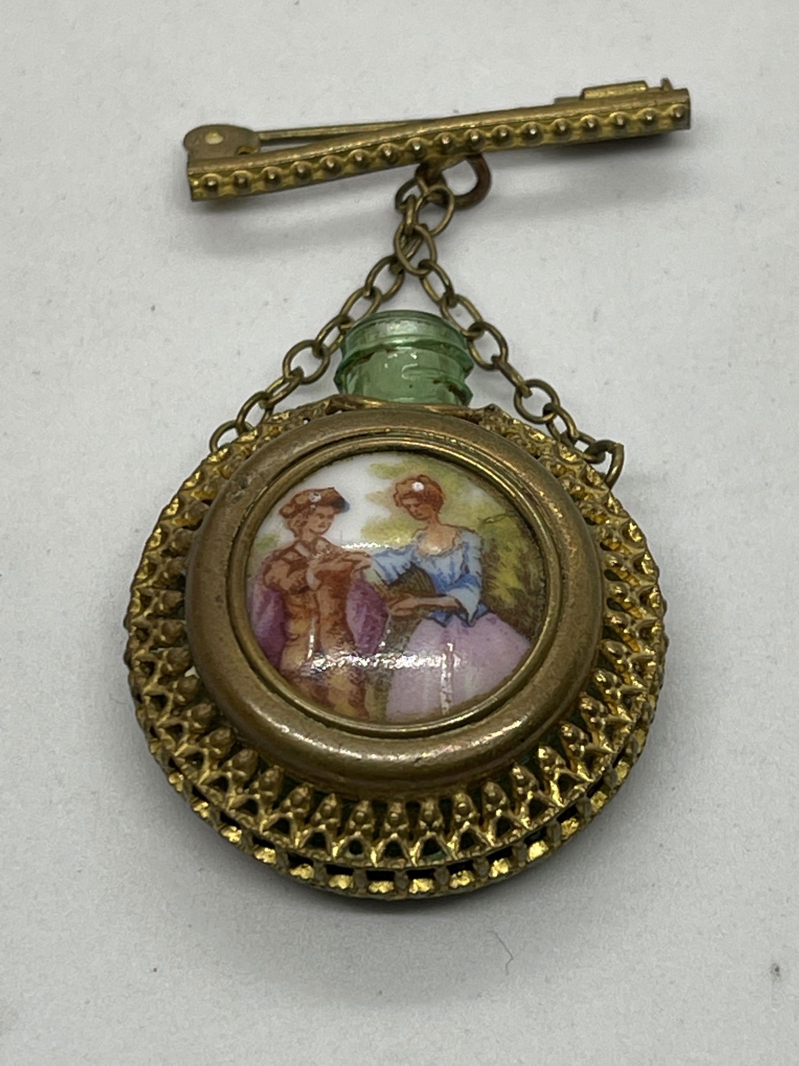 VICTORIAN HAND PAINTED FLASK BROOCH (1 of 3)