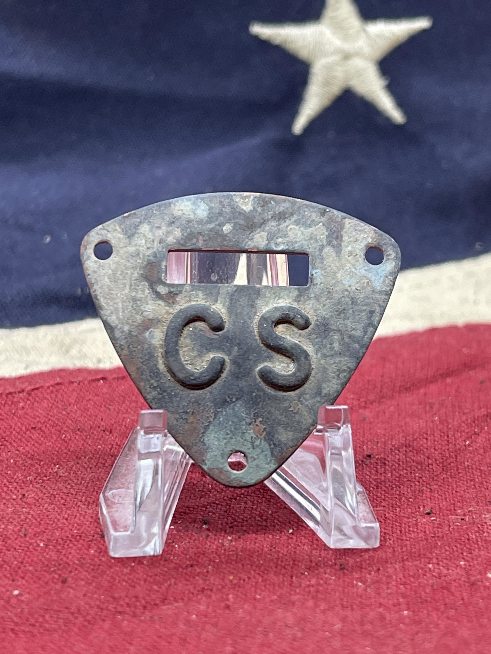 RARE CIVIL WAR CONFEDERATE C.S. SADDLE SHIELD PLATE: RARE CIVIL WAR CONFEDERATE C.S. SADDLE SHIELD PLATE. IN MINT OVERALL SHAPE AND CONDITION WITH A BEAUTIFUL OVERALL PATINA. PLEASE VIEW ALL DETAILED PICTURES. A GREAT FIND AND AN EXCELLENT ADDITION TO Y