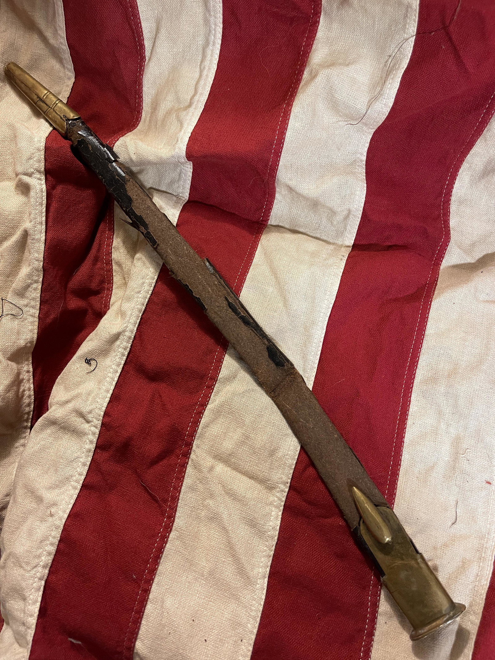 RARE CIVIL WAR BAYONET SCABBARD/SHEATH: RARE CIVIL WAR BAYONET SCABBARD/SHEATH. IN HEAVILY USED SHAPE AND CONDITION. PLEASE VIEW PICTURES. A GREAT ADDITION TO YOUR COLLECTION.