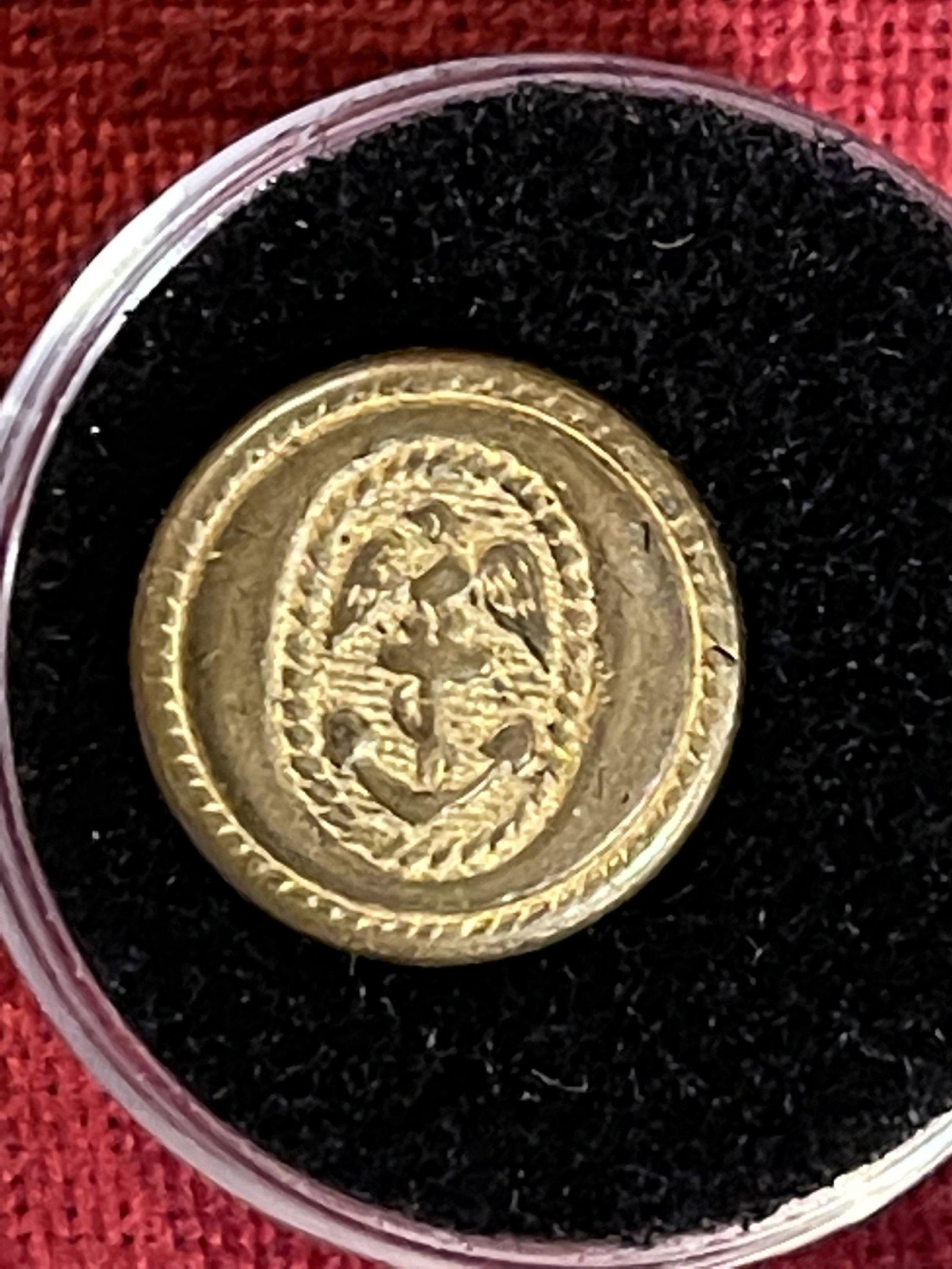 RARE CIVIL WAR CSN CONFEDERATE NAVY BUTTON: RARE CIVIL WAR CSN CONFEDERATE NAVY BUTTON. IN MINT OVERALL SHAPE AND CONDITION WITH A BEAUTIFUL OVERALL PATINA. HAS A GREAT LOOK TO IT WITH AN EXCELLENT OVERALL EYE APPEAL. A GREAT FIND AND AN EXCELL