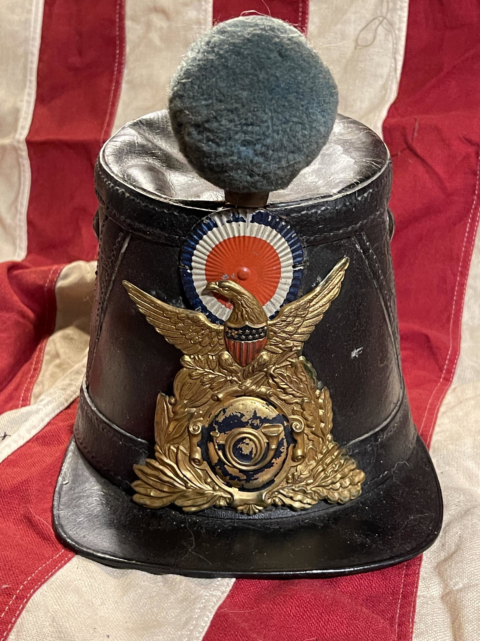 RARE CIVIL WAR CONFEDERATE SHAKO HAT: RARE CIVIL WAR CONFEDERATE SHAKO HAT. A VERY RARE FIND AND IN MINT OVERALL SHAPE AND CONDITION WITH A BEAUTIFUL OVERALL PATINA. HAS A GREAT LOOK TO IT WITH AN EXCELLENT OVERALL EYE APPEAL.THIS HAT IS 