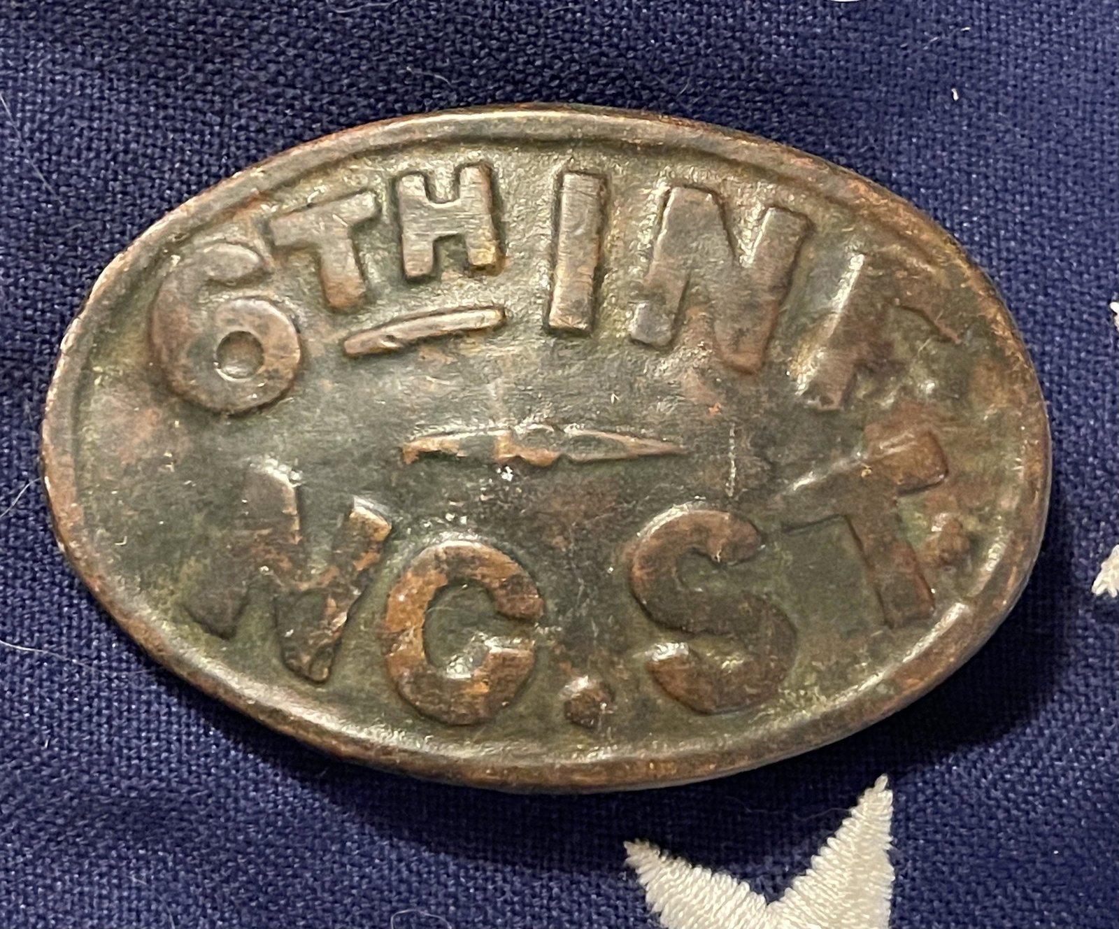 RARE CIVIL WAR 6TH INFANTY NORTH CAROLINA BELT BUCKLE: RARE CIVIL WAR 6TH INFANTY NORTH CAROLINA BELT BUCKLE. IN MINT OVERALL SHAPE AND CONDITION. HAS A GREAT LOOK TO IT WITH AN EXCELLENT OVERALL EYE APPEAL. THIS IS A VERY RARE FIND. PLEASE VIEW ALL DETAI