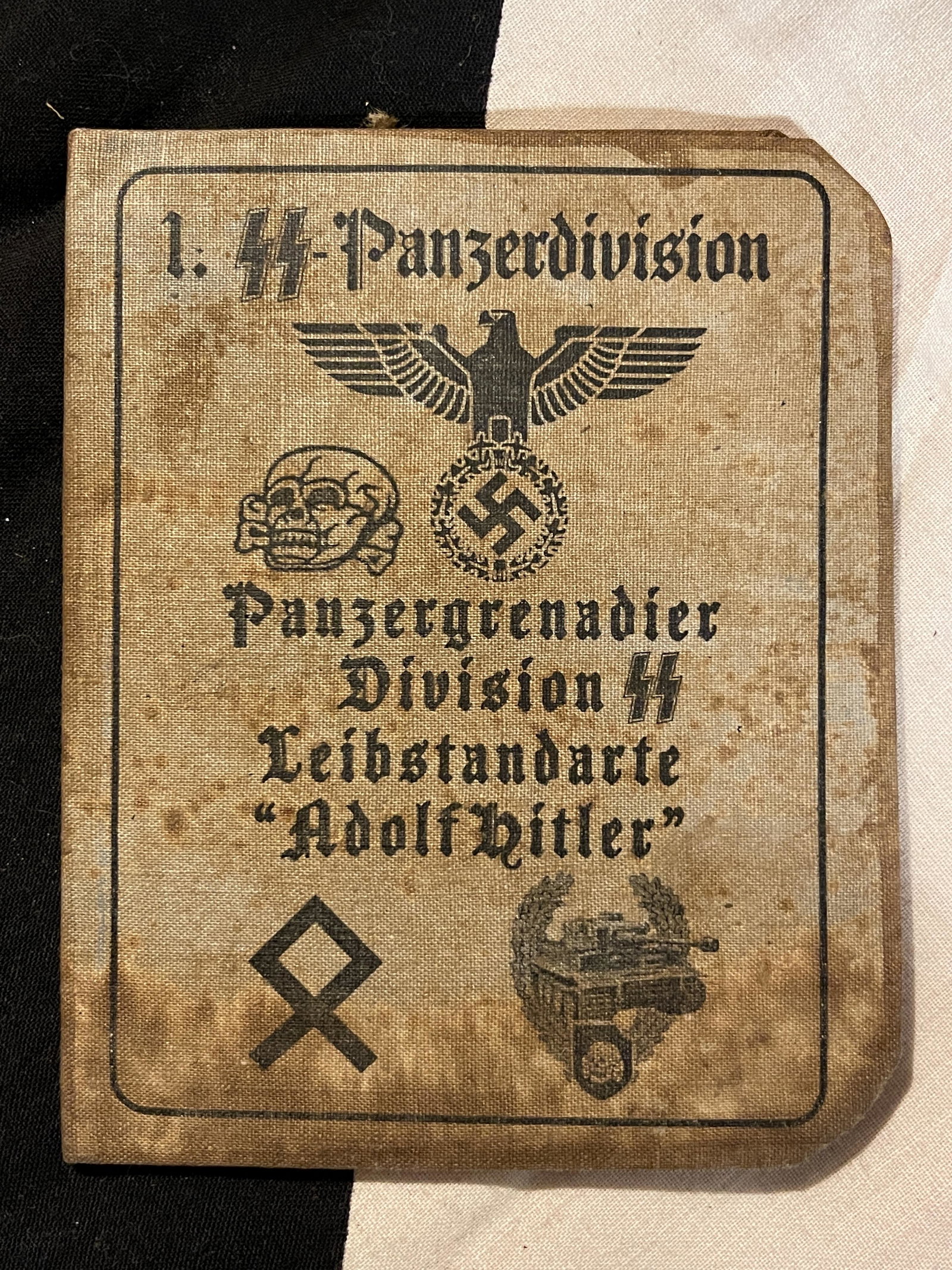 RARE WW2 GERMAN SS PANZER DIV. OFFICER ID PASSPORT: RARE WW2 GERMAN SS PANZER DIV. OFFICER ID PASSPORT. A RARE FIND. STAMPED INSIDE WITH THE OFFICER'S PICTURE. APPEARS TO BE VERY WELL USED. PLEASE VIEW ALL DETAILED PICTURES. A GREAT FIND AND AN EXCELLE