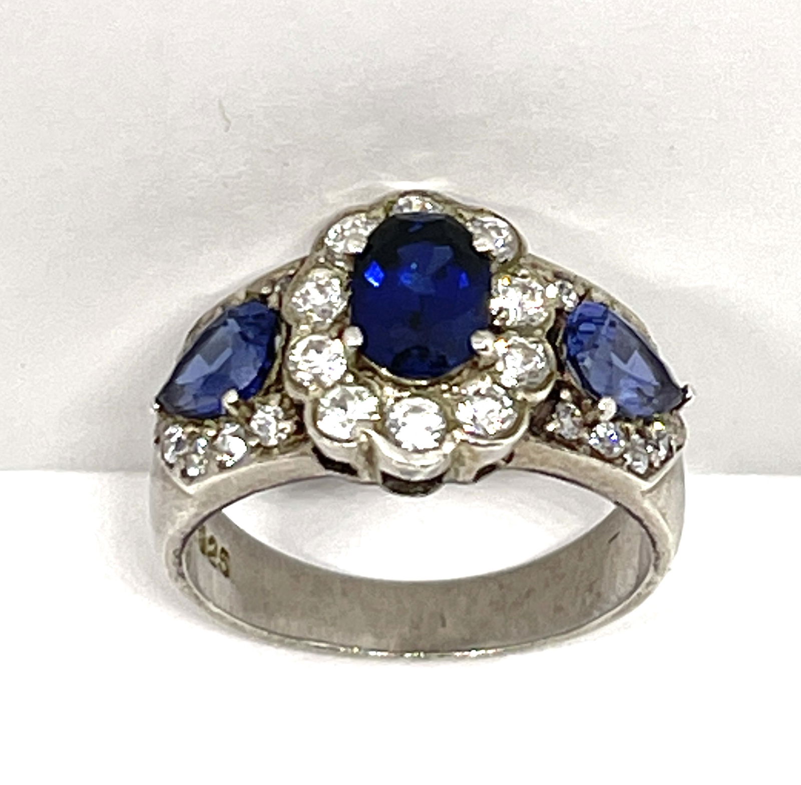 STERLING SILVER BLUE/WHITE STONES COCKTAIL RING SZ 7 (1 of 2)