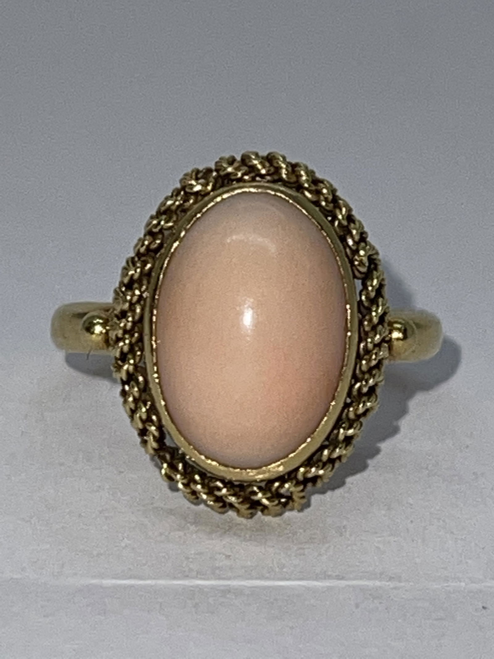 ANTIQUE 18K GOLD 3 CT CORAL RING SZ 6.5 (1 of 2)