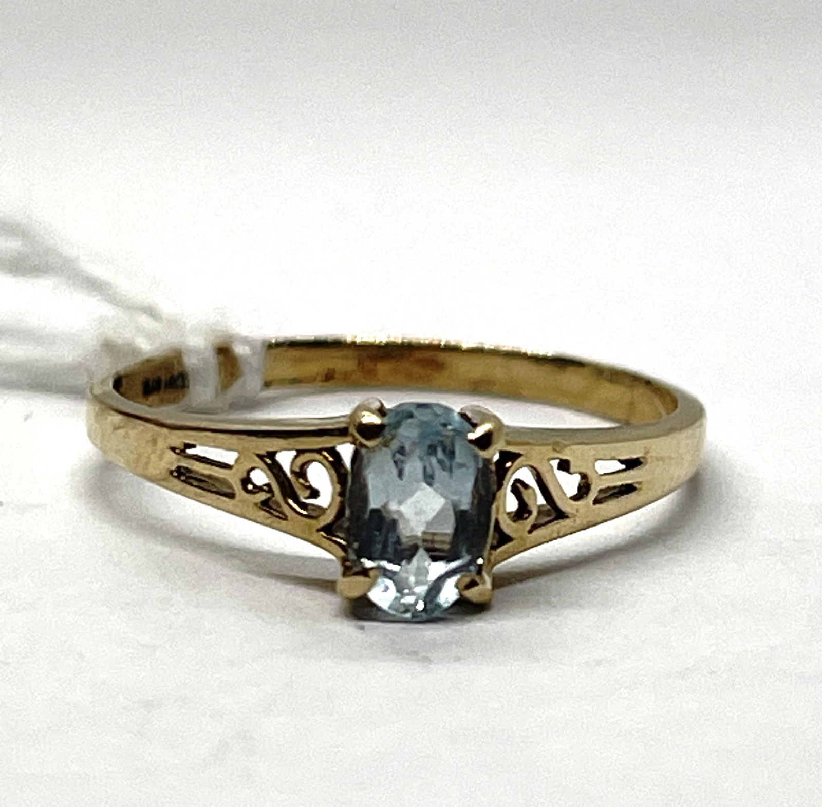 ESTATE 10K GOLD 1/4 CT AQUAMARINE RING SZ 7 (1 of 2)