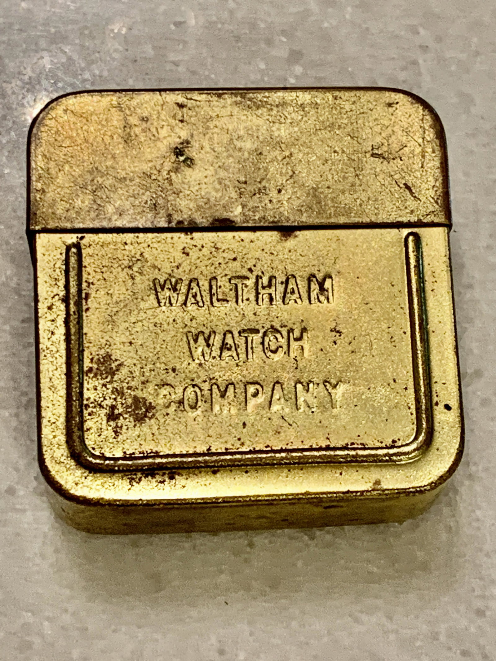 ANTIQUE WALTHAM WATCH CO. LADIES WATCH CASE: ANTIQUE WALTHAM WATCH CO. LADIES WATCH CASE. AN OLD CASE FOR A LADIES GOLD POCKET WATCH. A GREAT FIND AND AN EXCELLENT ADDITION TO YOUR COLLECTION.