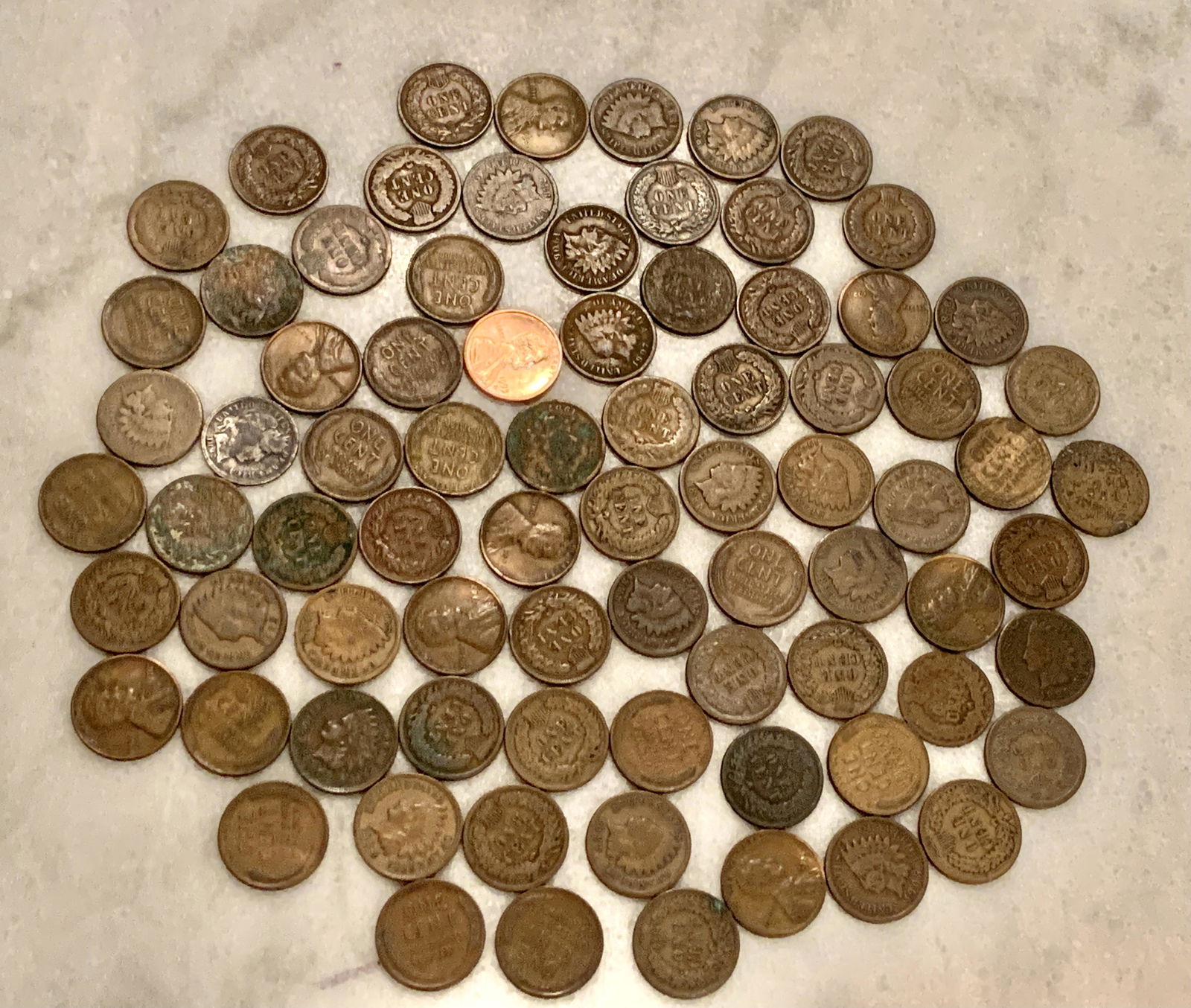 HUGE COLLECTION LOT OF OLD U.S. PENNIES (1 of 4)