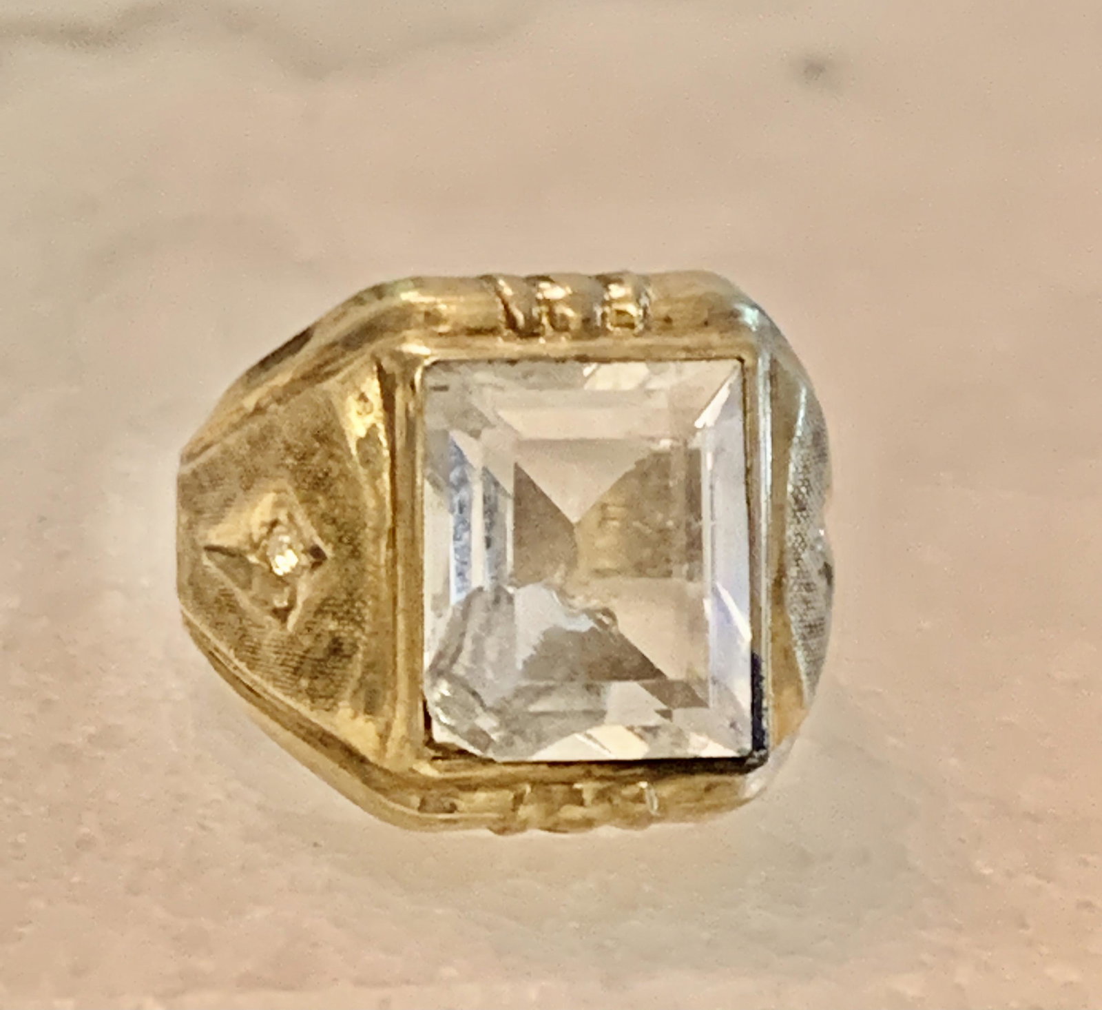 ESTATE MENS GOLD PLATED COCKTAIL RING SZ 8.5 (1 of 6)