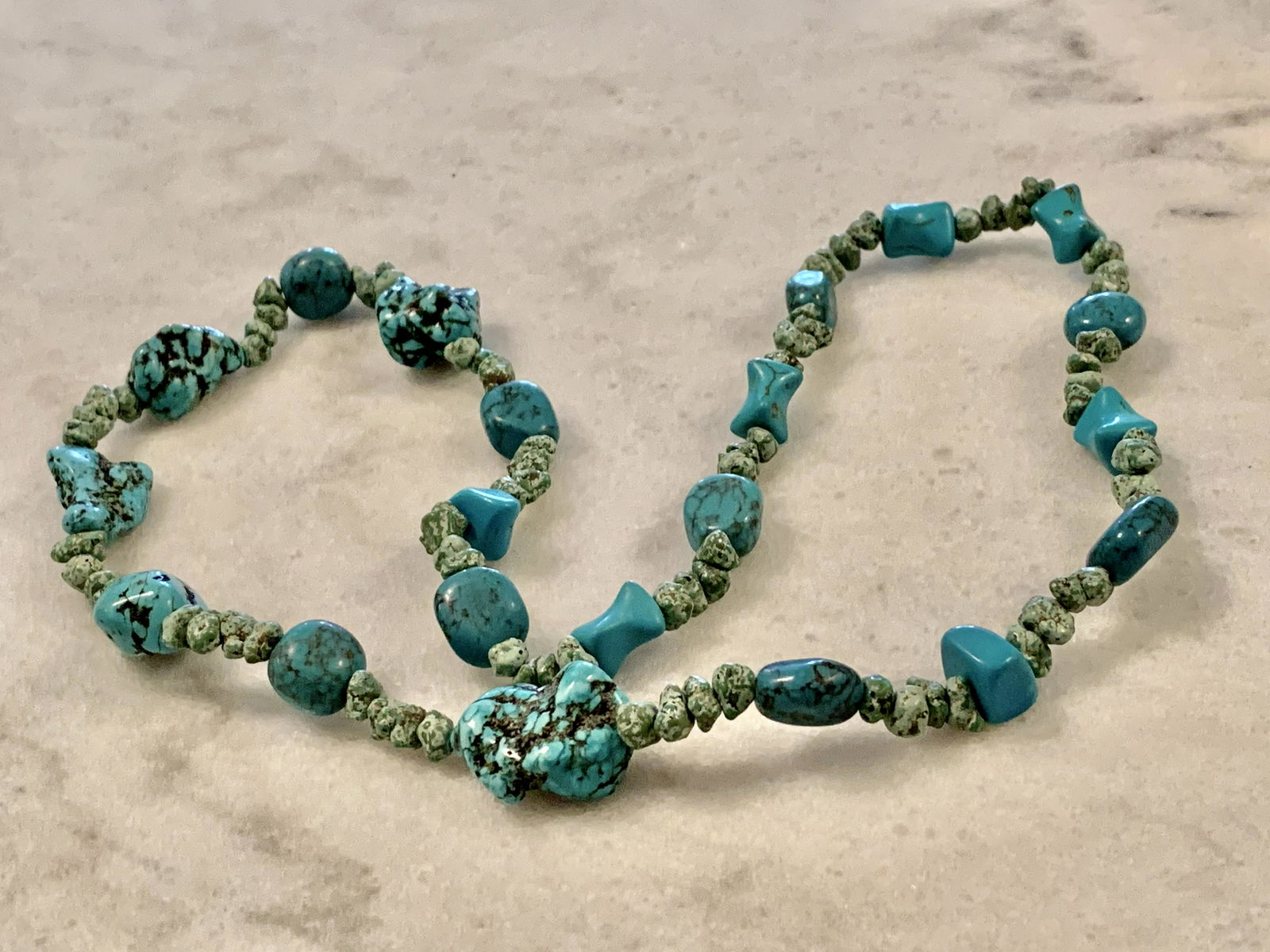 ANTIQUE HAND-MADE NATIVE AMERICAN TURQUOISE NECKLACE (1 of 5)