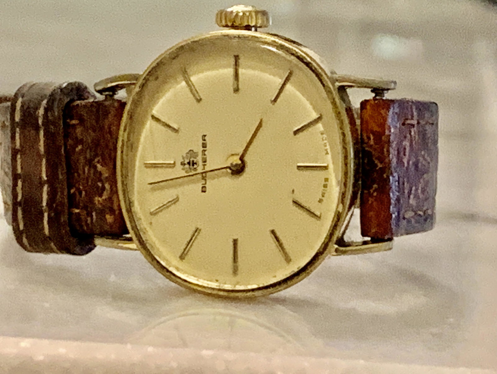 ANTIQUE BUCHERER WINDING WRISTWATCH (1 of 4)