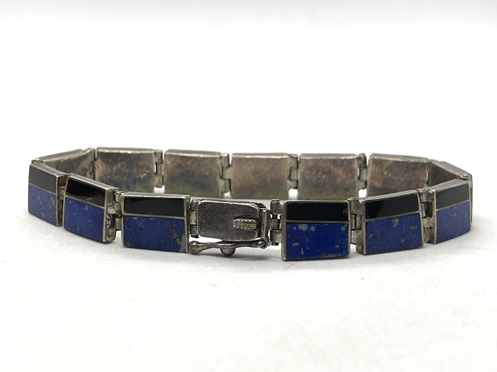ESTATE STERLING SILVER LAPIS LAZULI TENNIS BRACELET: ESTATE STERLING SILVER LAPIS LAZULI TENNIS BRACELET