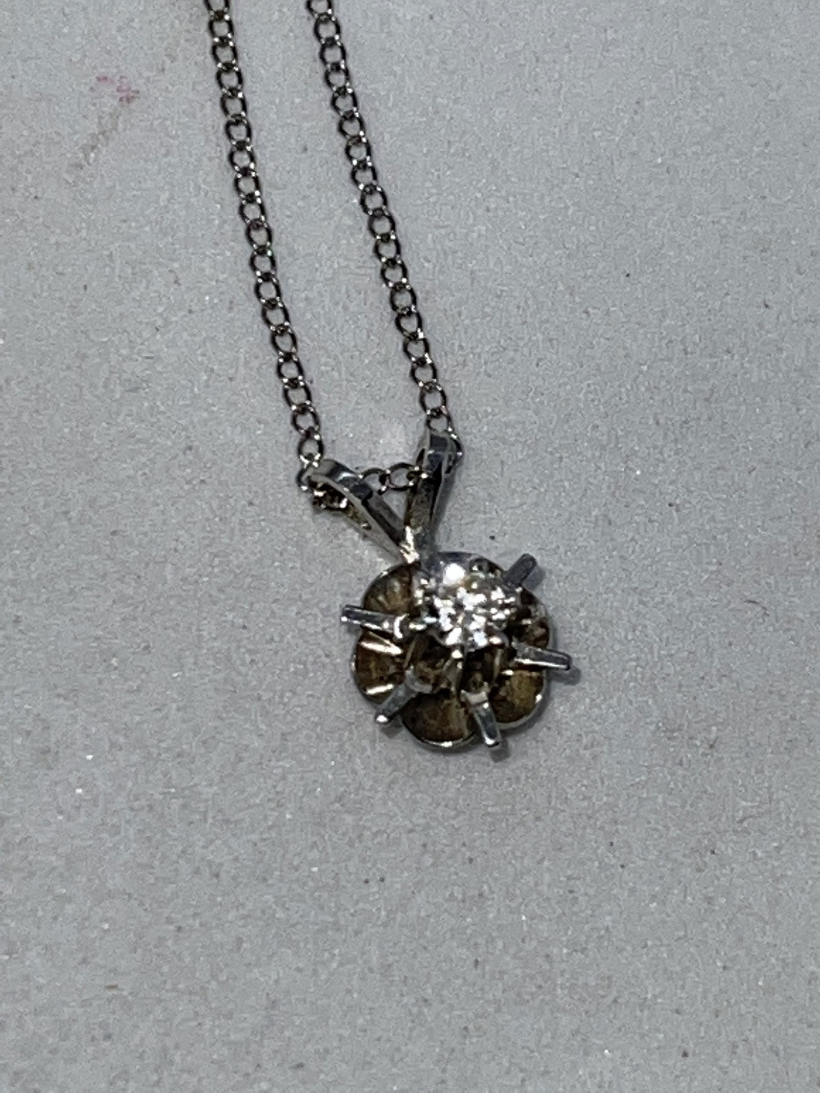 ESTATE 14K GOLD 0.20 CT ROUND SI, G DIAMOND NECKLACE (1 of 3)