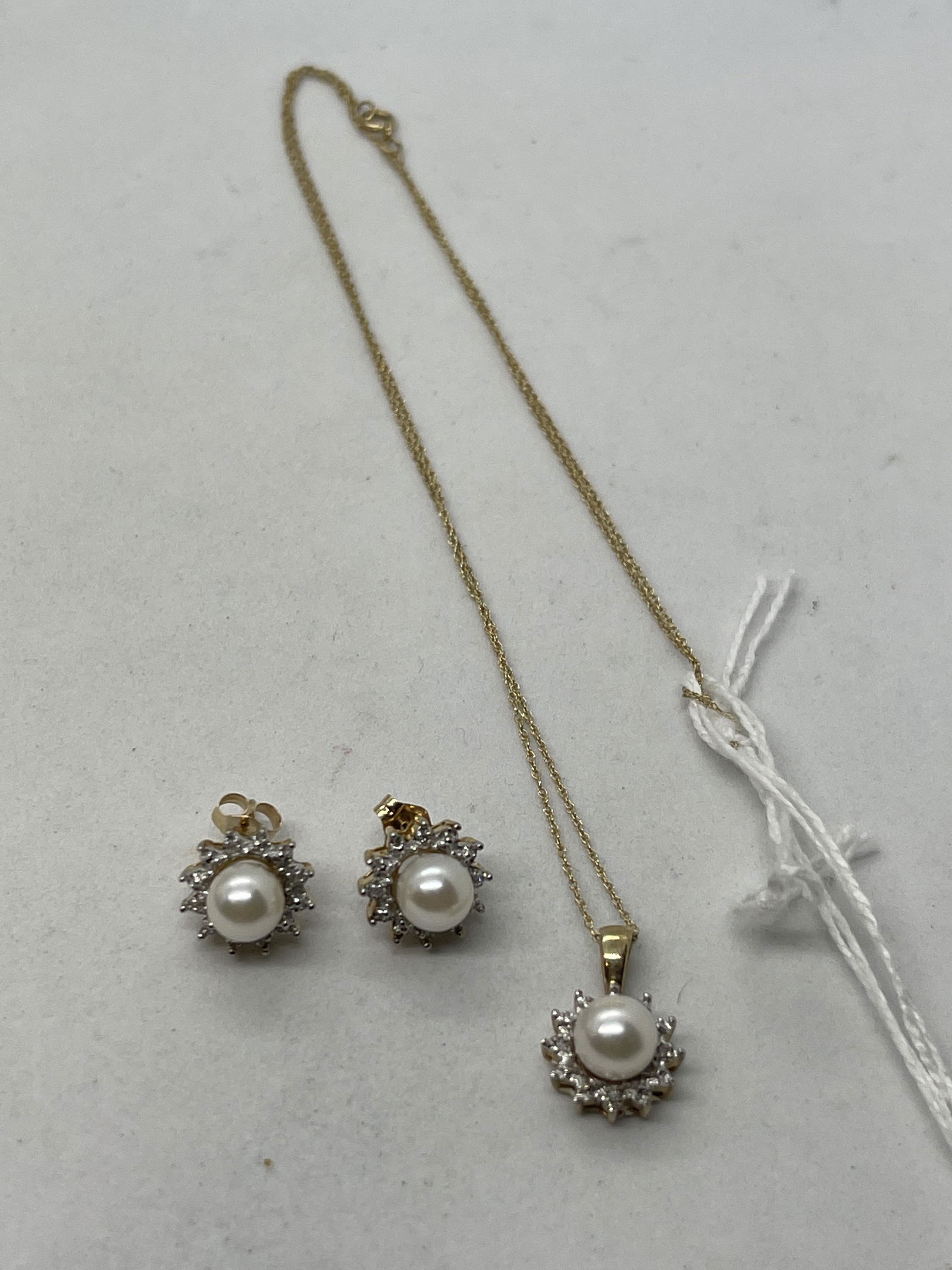 ESTATE 14K GOLD MABE PEARL & DAIMONDS STUDS & NECKLACE (1 of 3)
