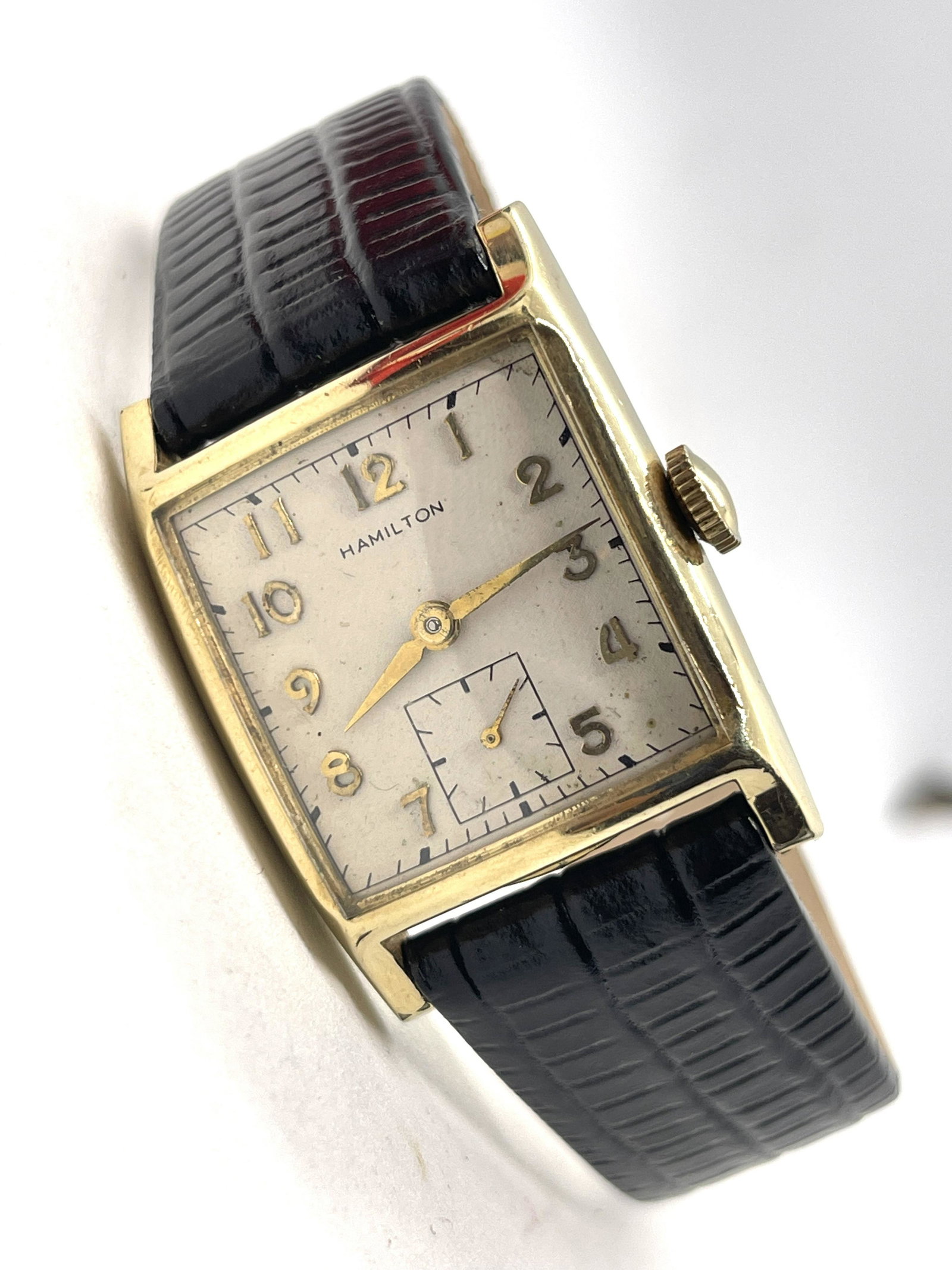 MENS HAMILTON 14K G.F. WRISTWATCH: MENS HAMILTON 14K G.F. WRISTWATCH. IN MINT OVERALL SHAPE AND CONDITION. HAS A GREAT LOOK TO IT WITH AN EXCELLENT OVERALL EYE APPEAL. CURRENTLY WORKING AND KEEPING GOOD TIME. PLEASE VIEW ALL DETAILED P