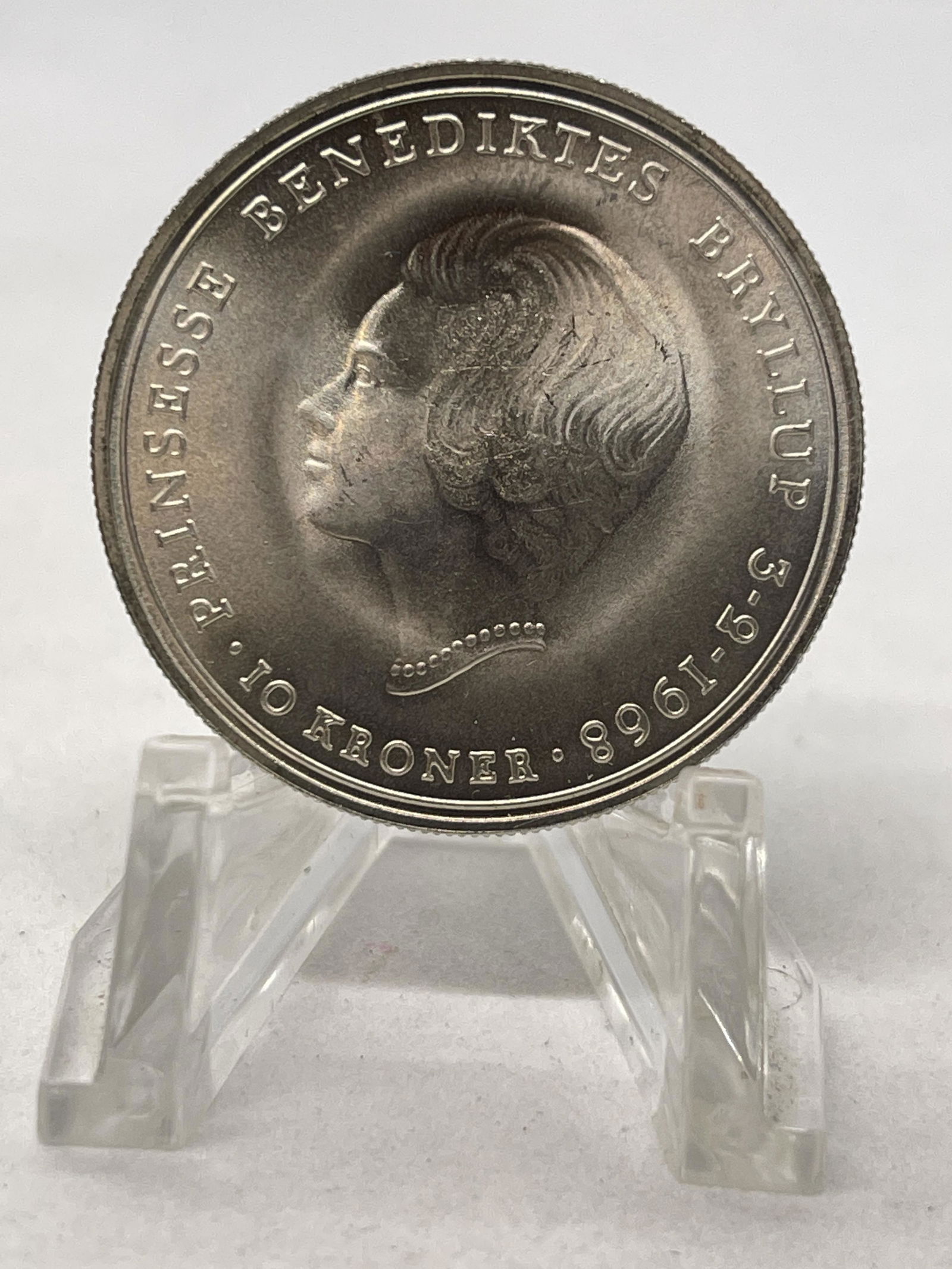 1968 DENMARK KING FREDERICK IX SILVER PRINCESS COIN: 1968 DENMARK KING FREDERICK IX SILVER PRINCESS ANNE MARIE WEDDING COIN. IN MINT OVERALL SHAPE AND CONDITION. A GREAT FIND AND AN EXCELLENT ADDITION TO YOUR COLLECTION.