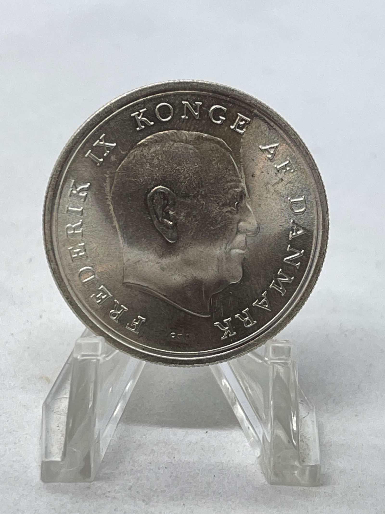 1967 DENMARK KING FREDERICK IX SILVER PRINCESS COIN: 1967 DENMARK KING FREDERICK IX SILVER PRINCESS ANNE MARIE WEDDING COIN. IN MINT OVERALL SHAPE AND CONDITION. A GREAT FIND AND AN EXCELLENT ADDITION TO YOUR COLLECTION.