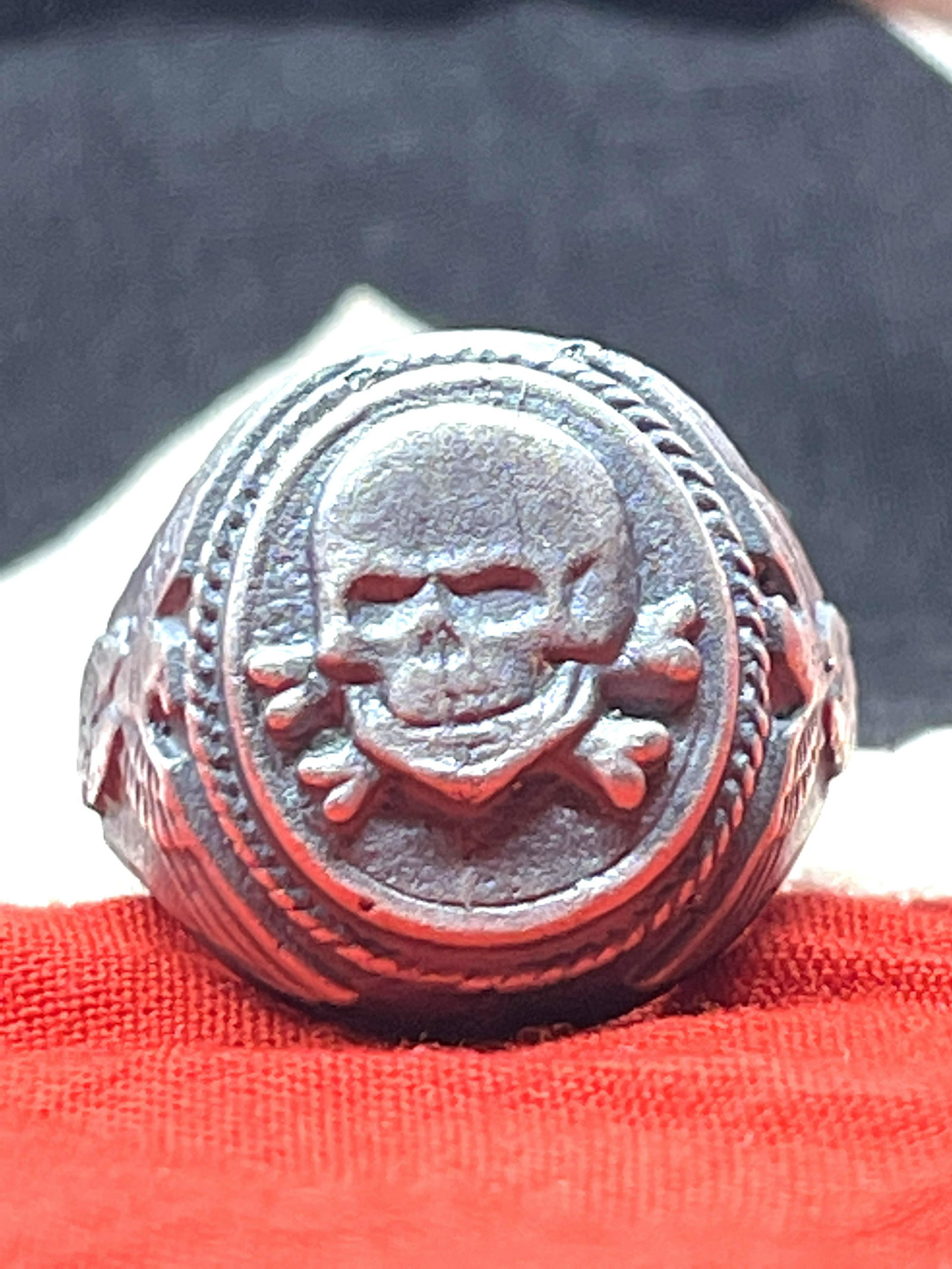 RARE WW2 GERMAN SS TOTENKOPF SKULL 800 SILVER RING: RARE WW2 GERMAN SS TOTENKOPF SKULL 800 SILVER RING. IN MINT OVERALL SHAPE AND CONDITION WITH A BEAUTIFUL OVERALL PATINA. HAS A GREAT LOOK TO IT WITH AN EXCELLENT OVERALL EYE APPEAL. A VERY RARE FIND. 