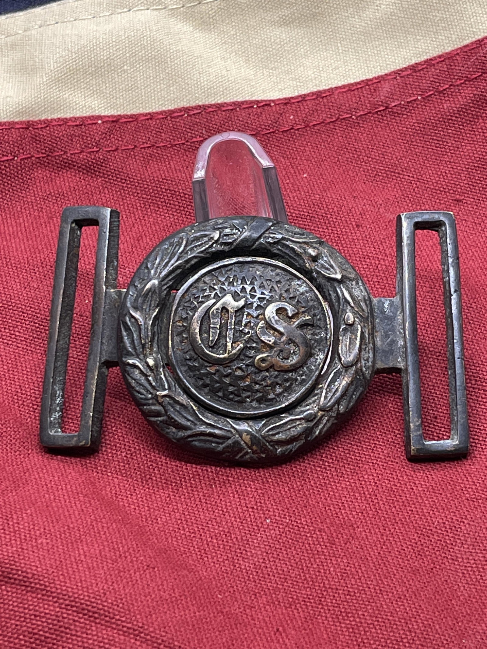 RARE CIVIL WAR 2-PIECE CONFEDERATE C.S. BELT BUCKLE: RARE CIVIL WAR 2-PIECE CONFEDERATE C.S. BELT BUCKLE DATED 1862. HAS A GREAT LOOK TO IT WITH AN EXCELLENT OVERALL EYE APPEAL. DATED 1862. PLEASE VIEW ALL DETAILED PICTURES. A GREAT FIND AND AN EXCELLEN